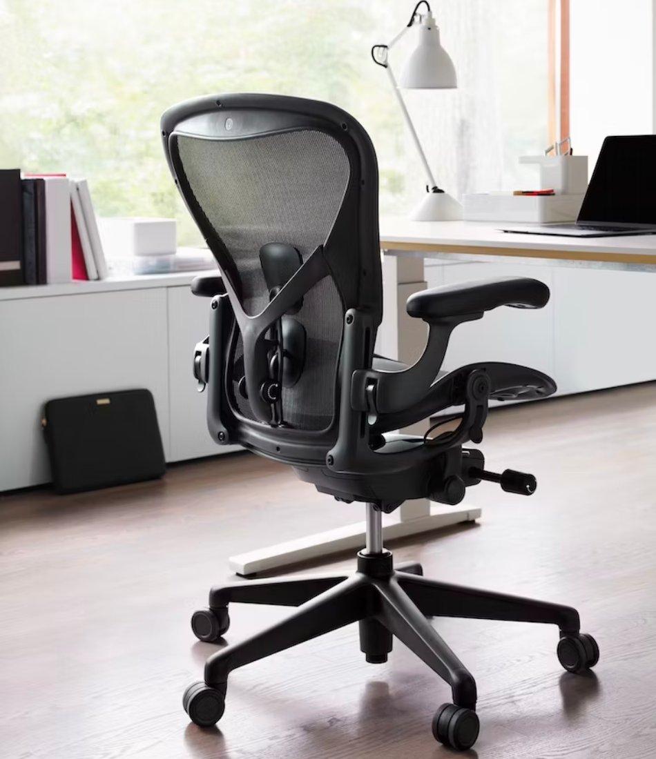 Aeron® Remastered 椅 - 石墨灰或缟玛瑙