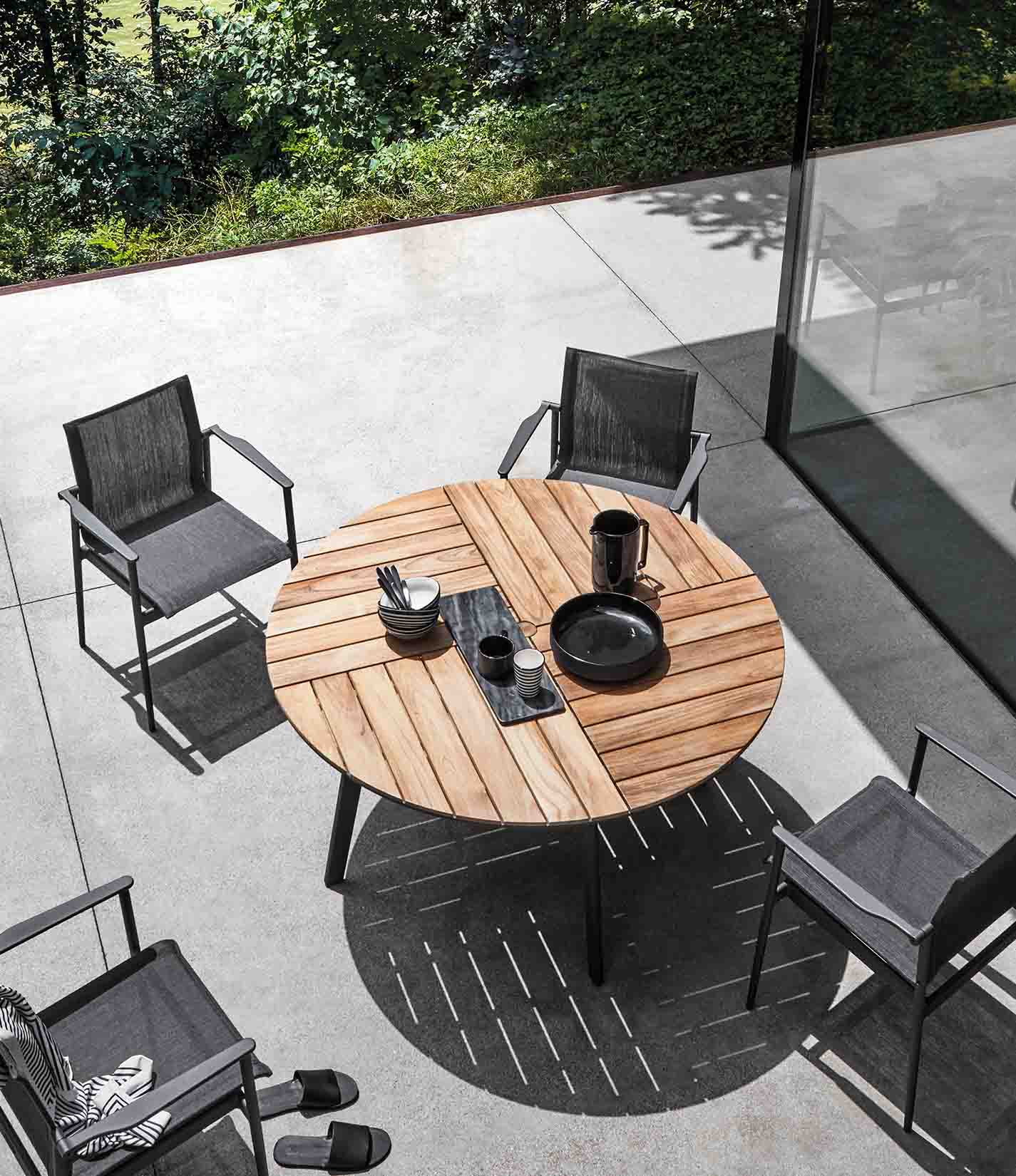 Carver Round Dining Table - Teak