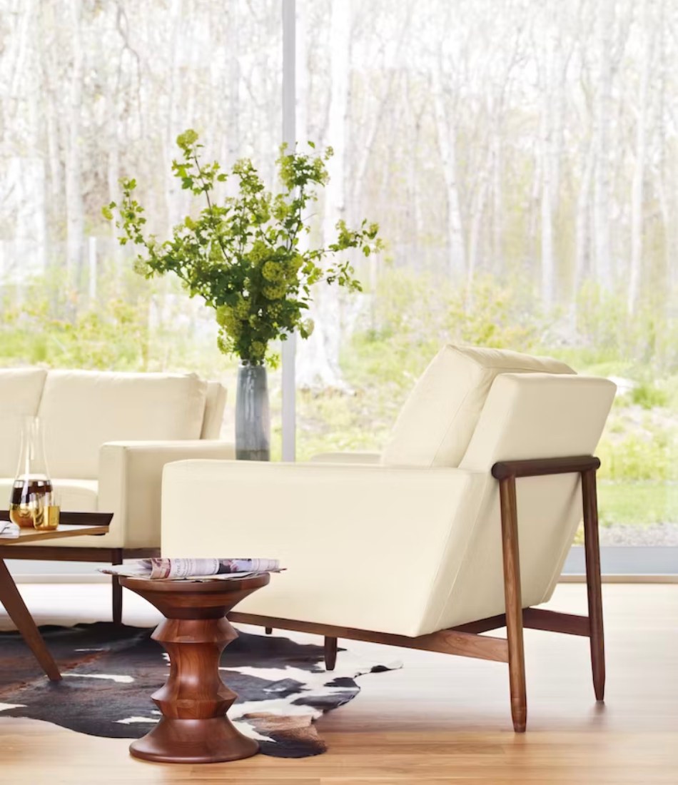 Eames® 胡桃木凳