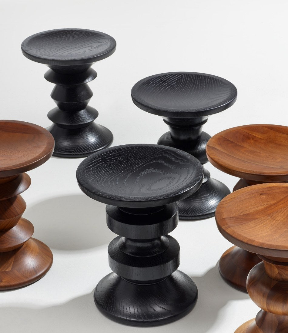 Eames® 胡桃木凳