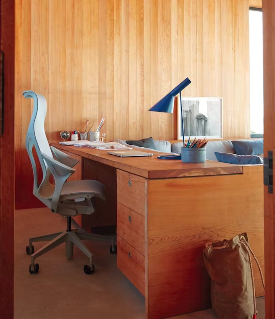 Cosm® 低背椅 彩色涂层