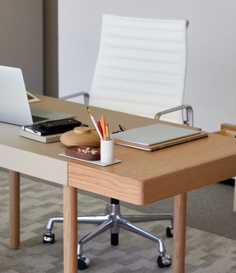 Eames® Aluminum Group Executive Chair