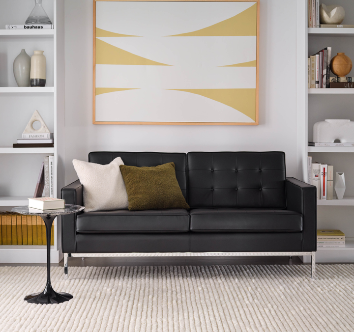 Saarinen 圆形边桌 - 黑色底座