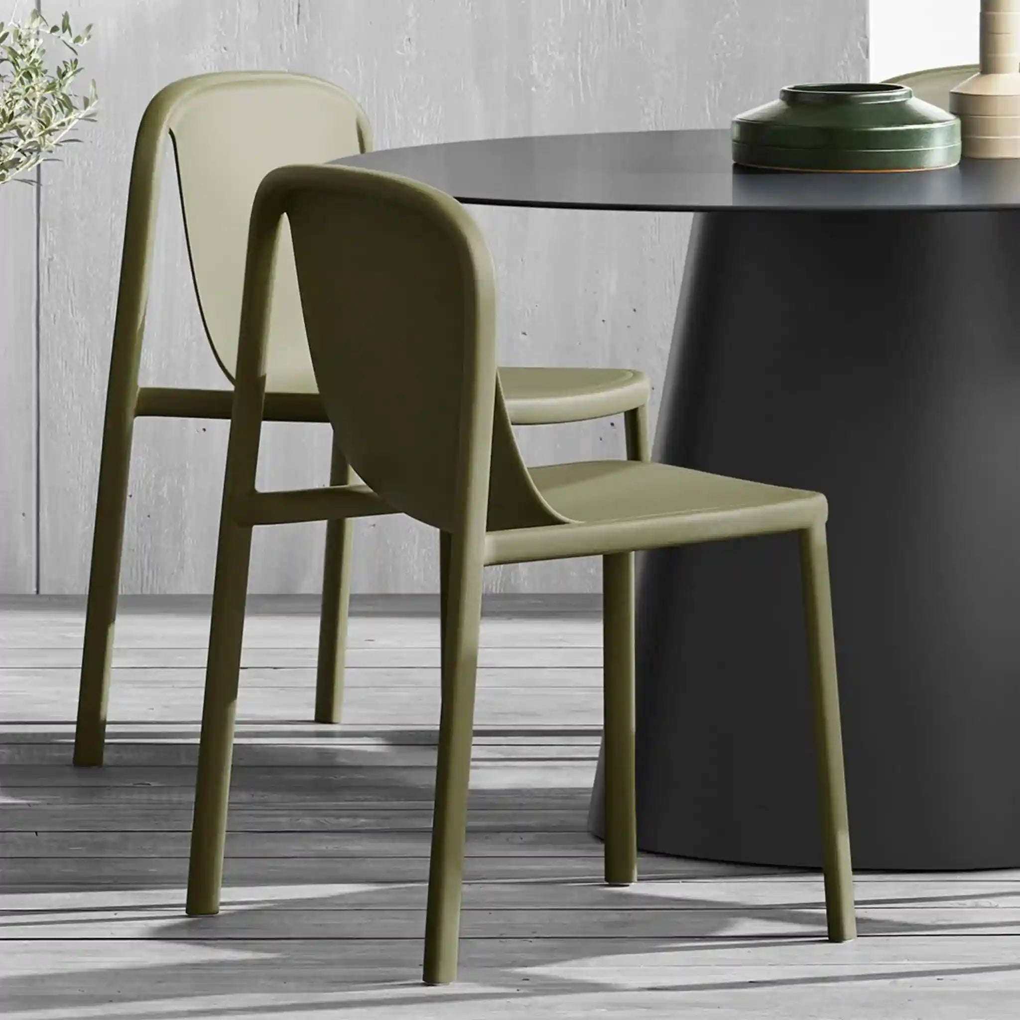 Decade Chair (Set of 2)