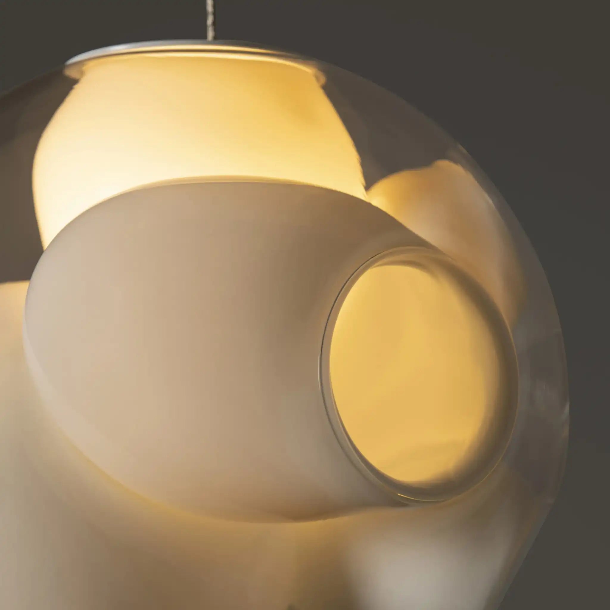 38.3V Random Suspension Light