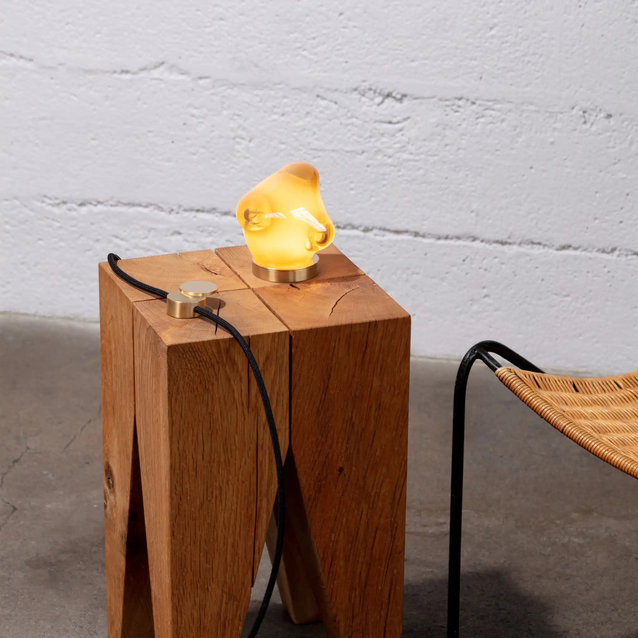 57T 台灯 - 彩色玻璃