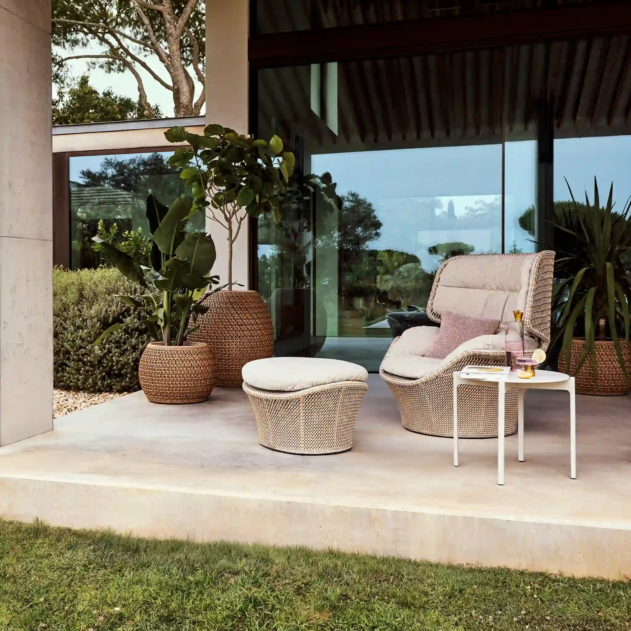 Seashell Grand Wing Chair