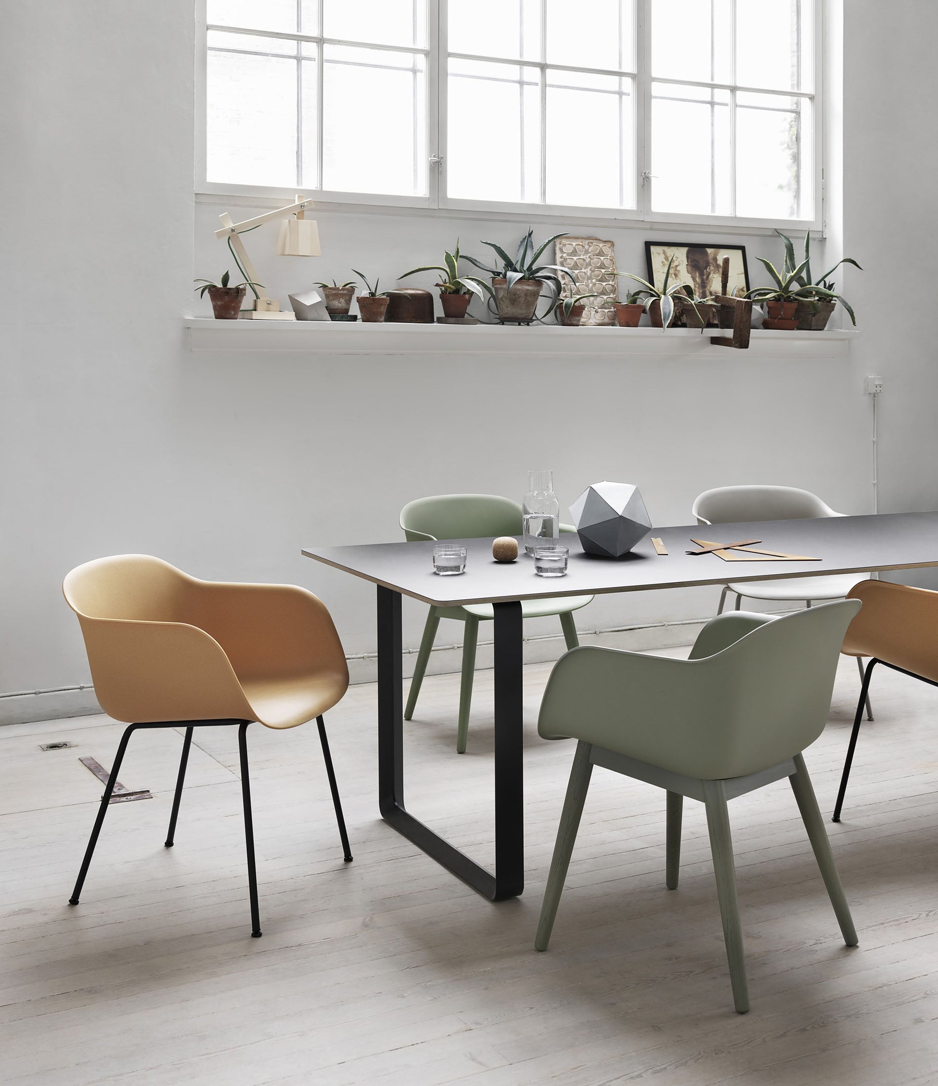 Fiber Armchair - Tube Base