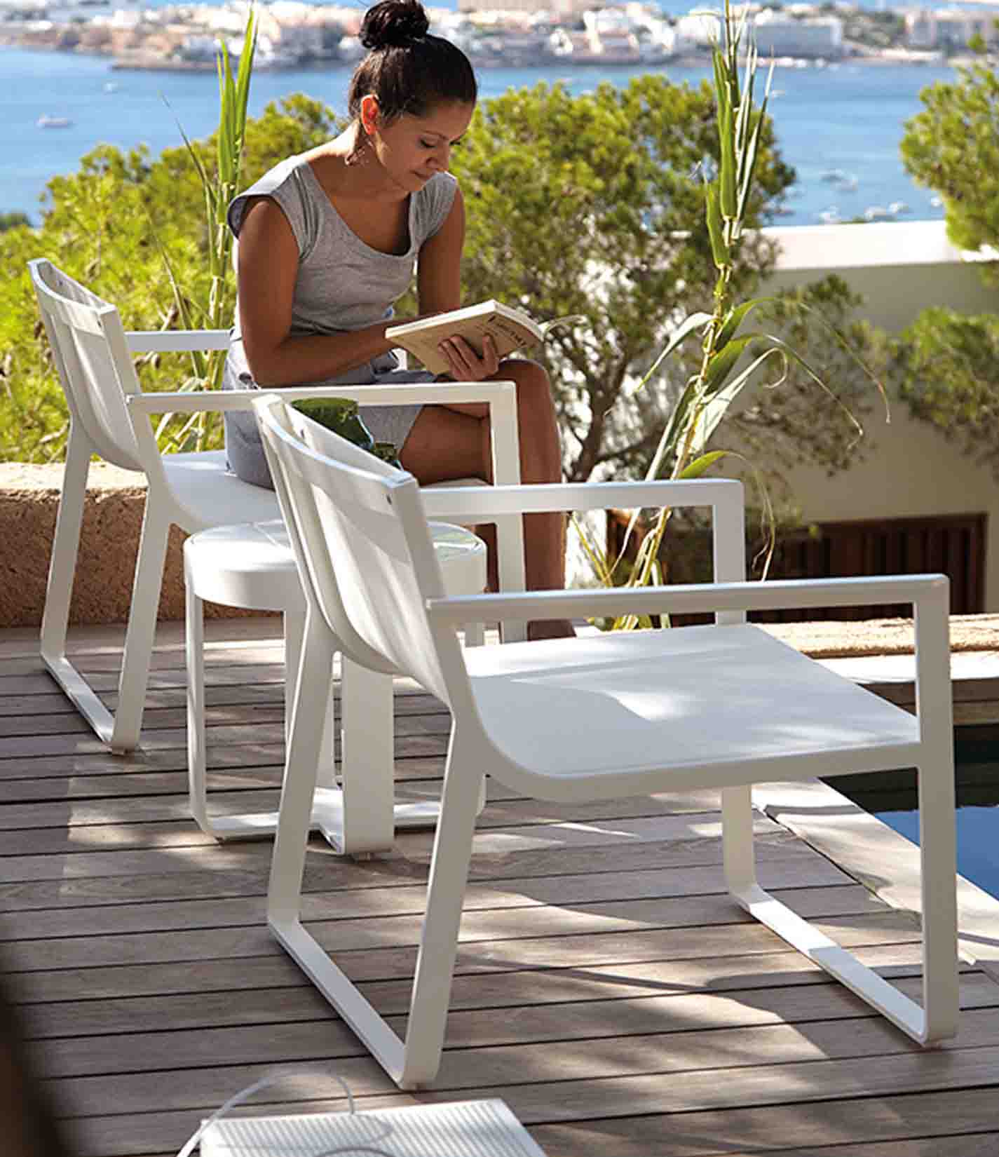 平面纺织俱乐部扶手椅