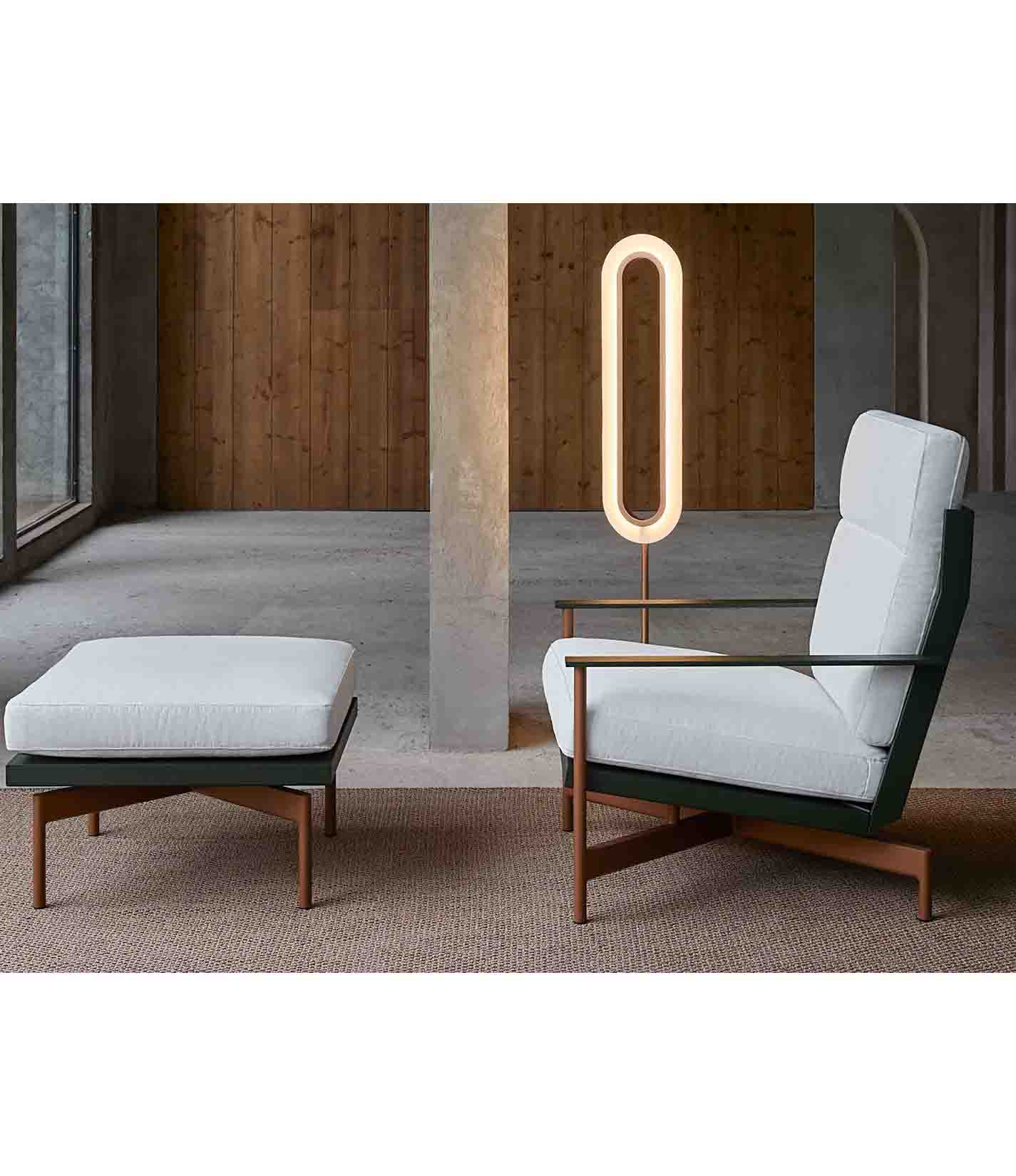 Onde Club 扶手椅和脚凳