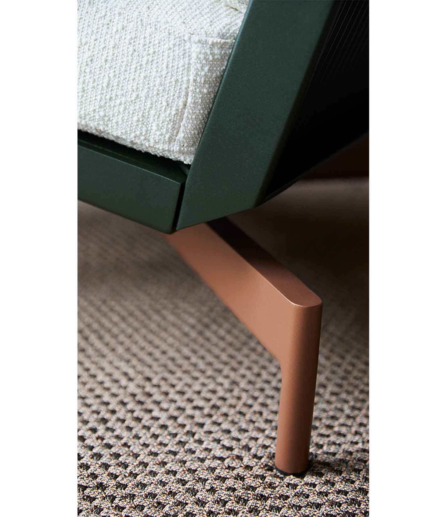 Onde Club 扶手椅和脚凳