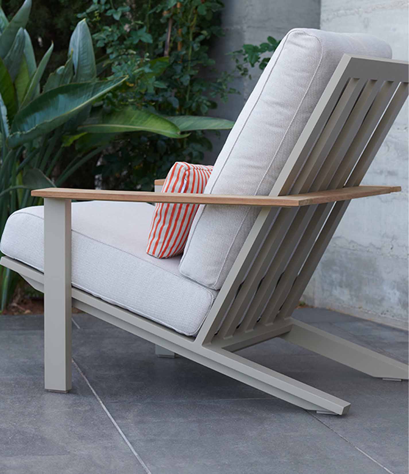 Timeless放松俱乐部扶手椅