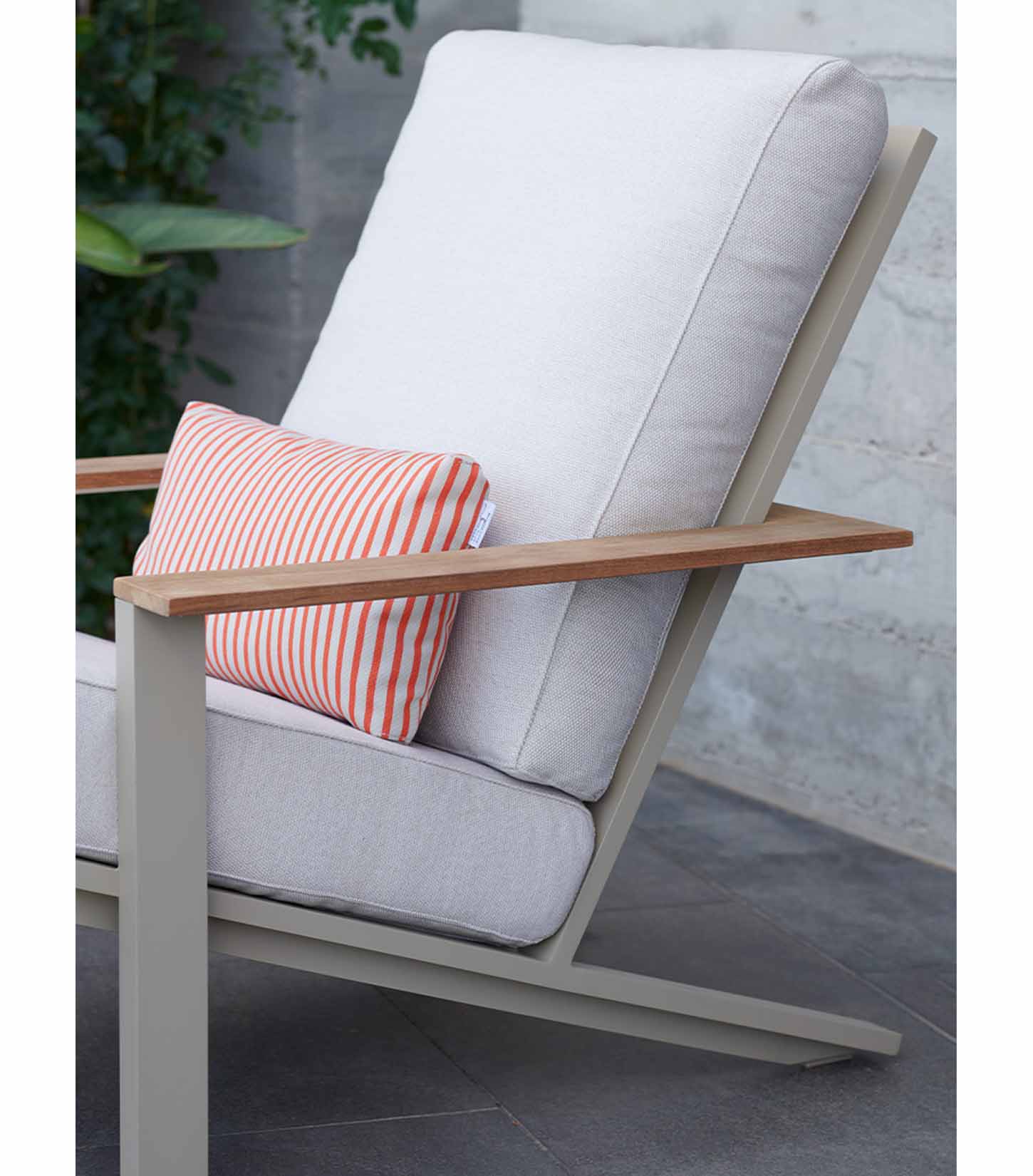 Timeless放松俱乐部扶手椅