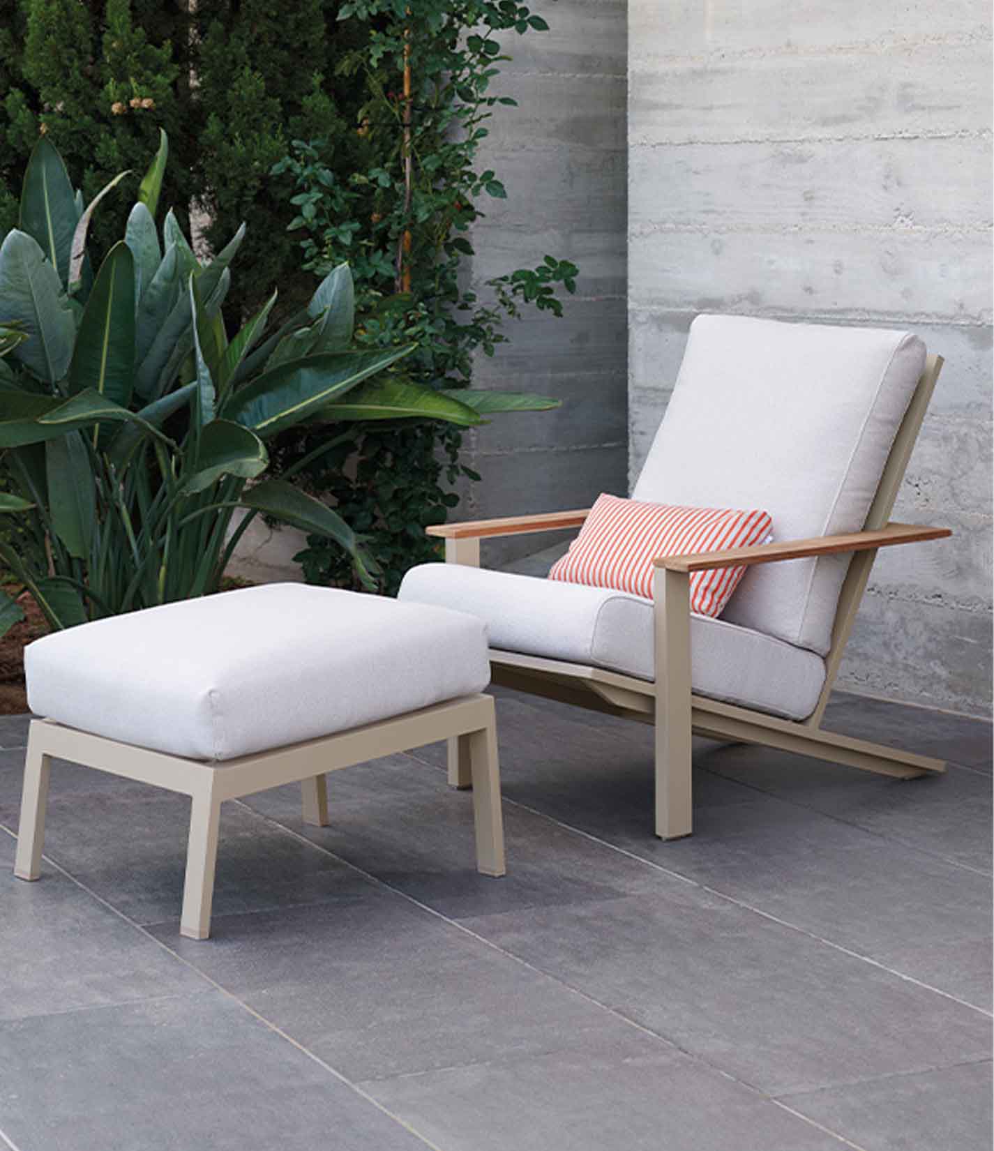 Timeless放松俱乐部扶手椅