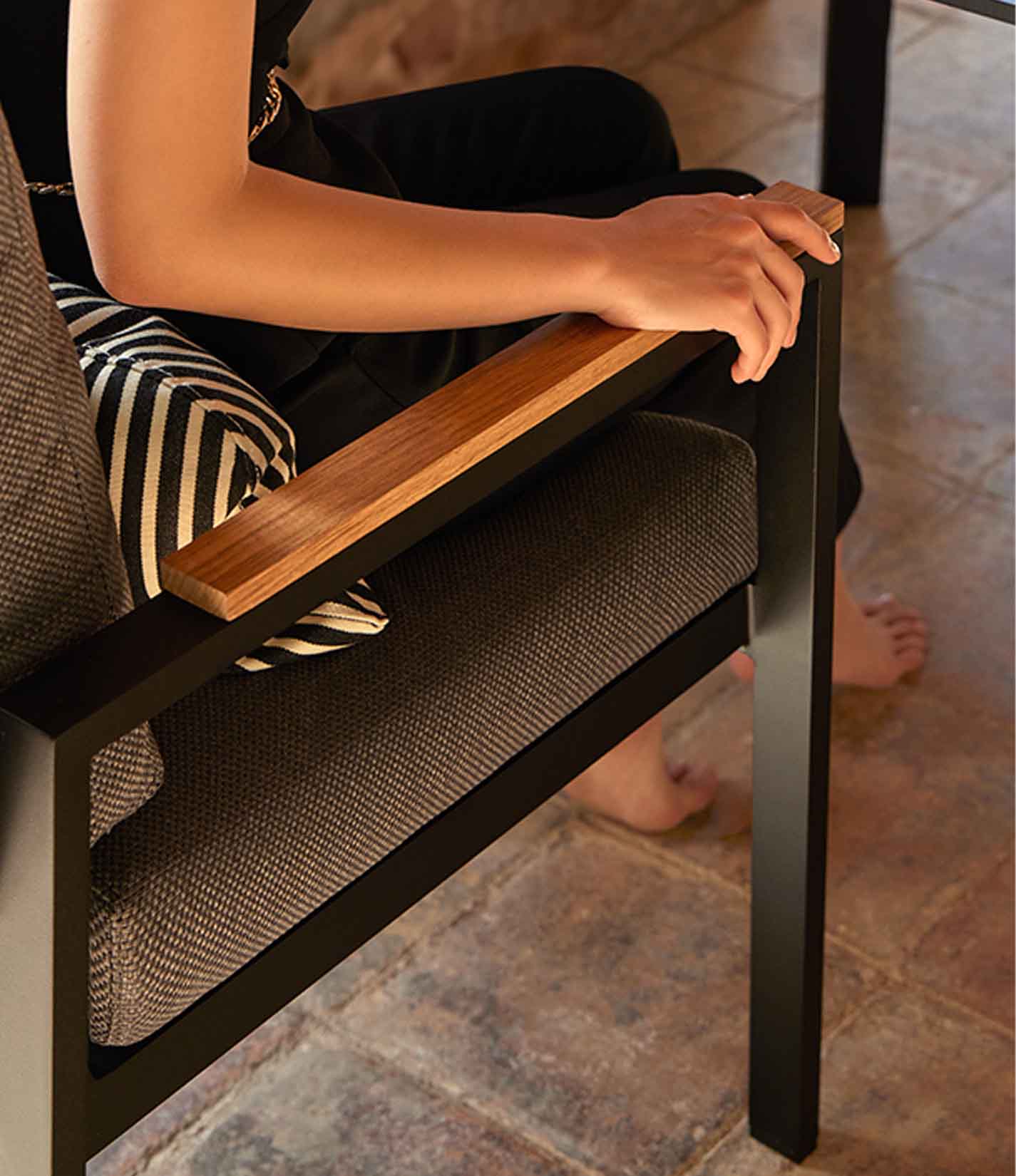 Timeless餐厅扶手椅