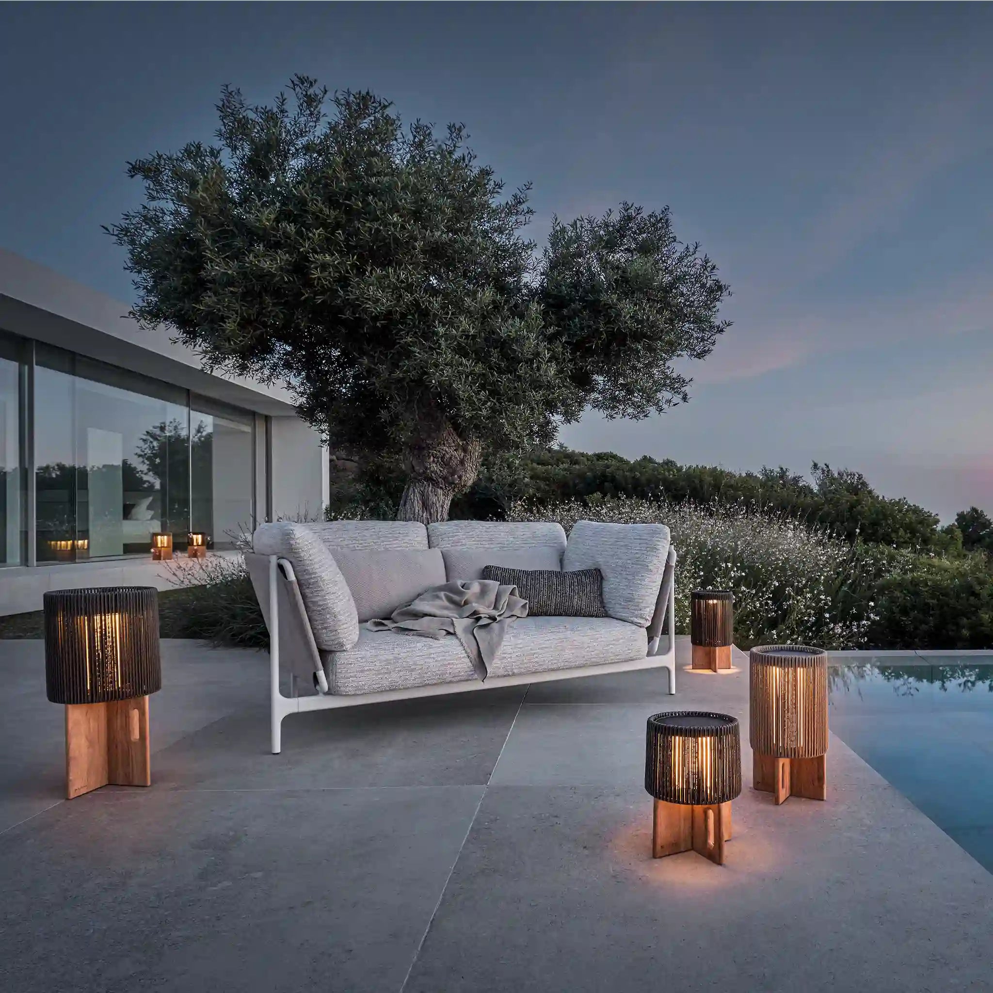 Ambient Compass Floor Lantern