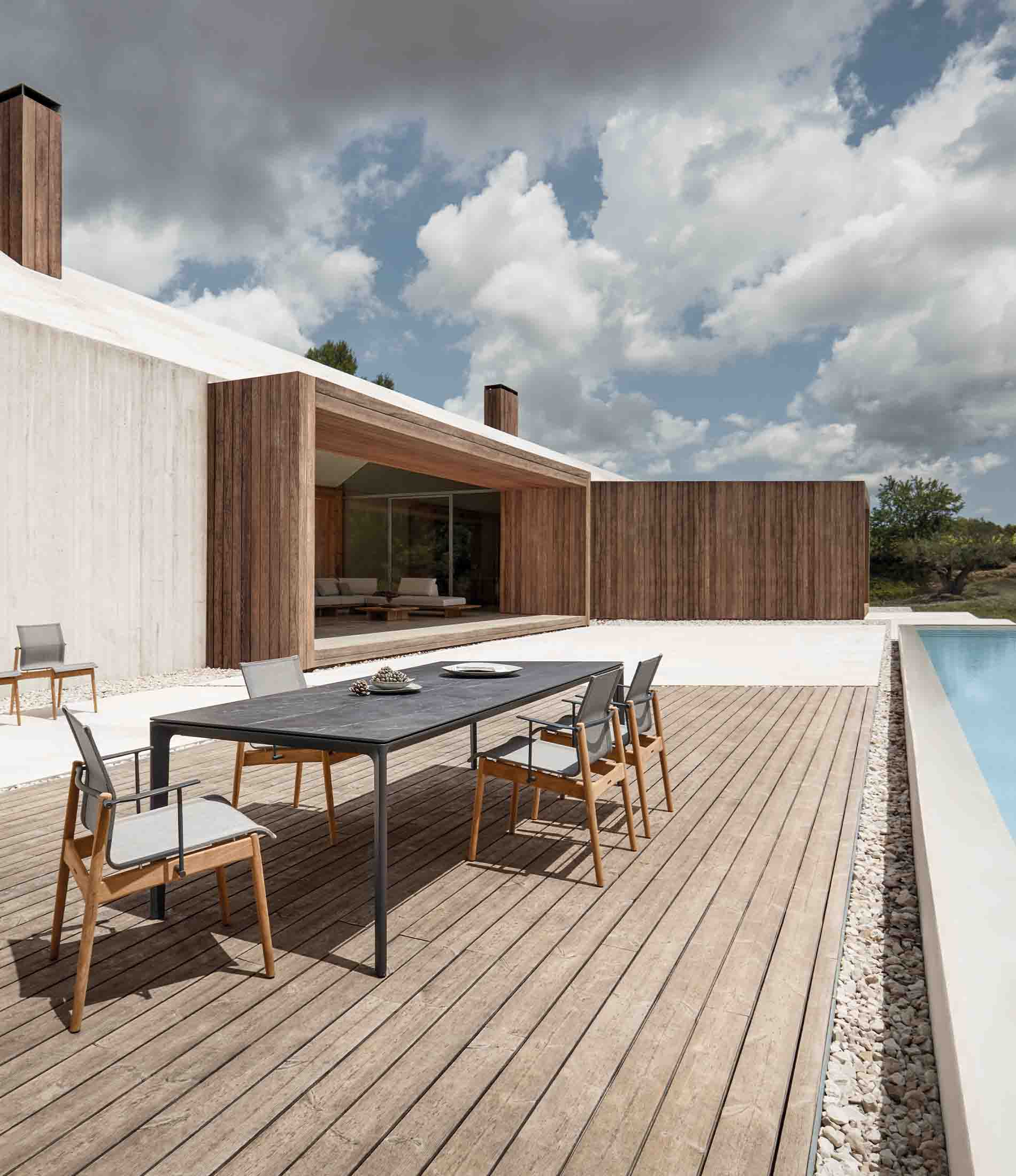 Carver Medium Dining Table - Ceramic