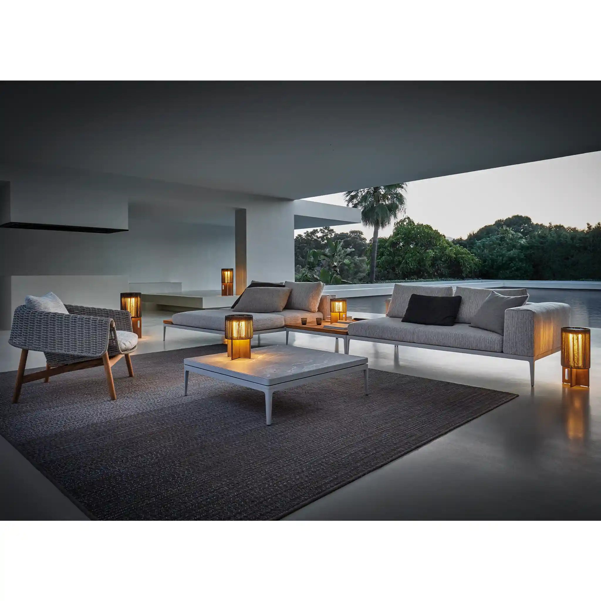 Grid Small Centre Unit