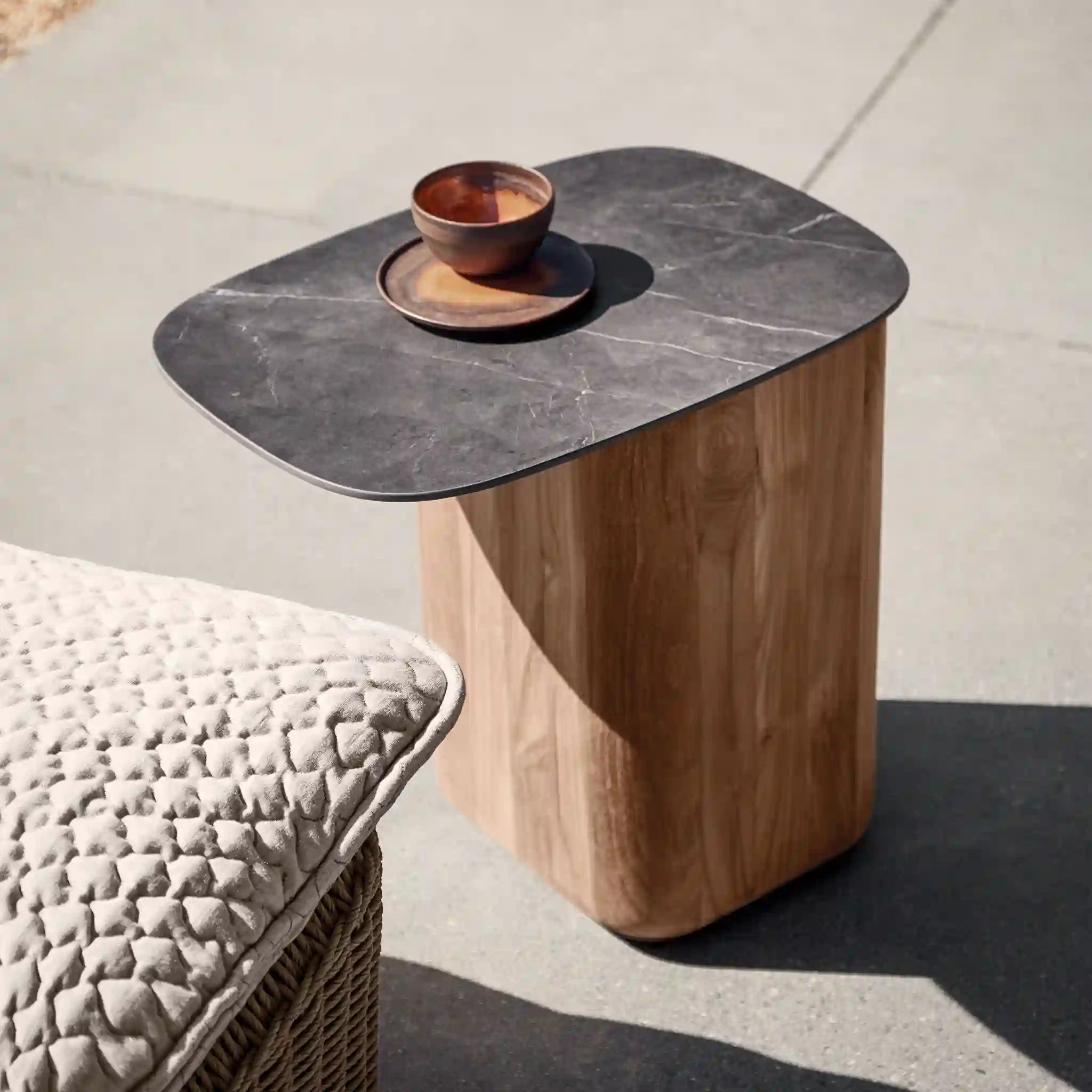 Omada Side Table