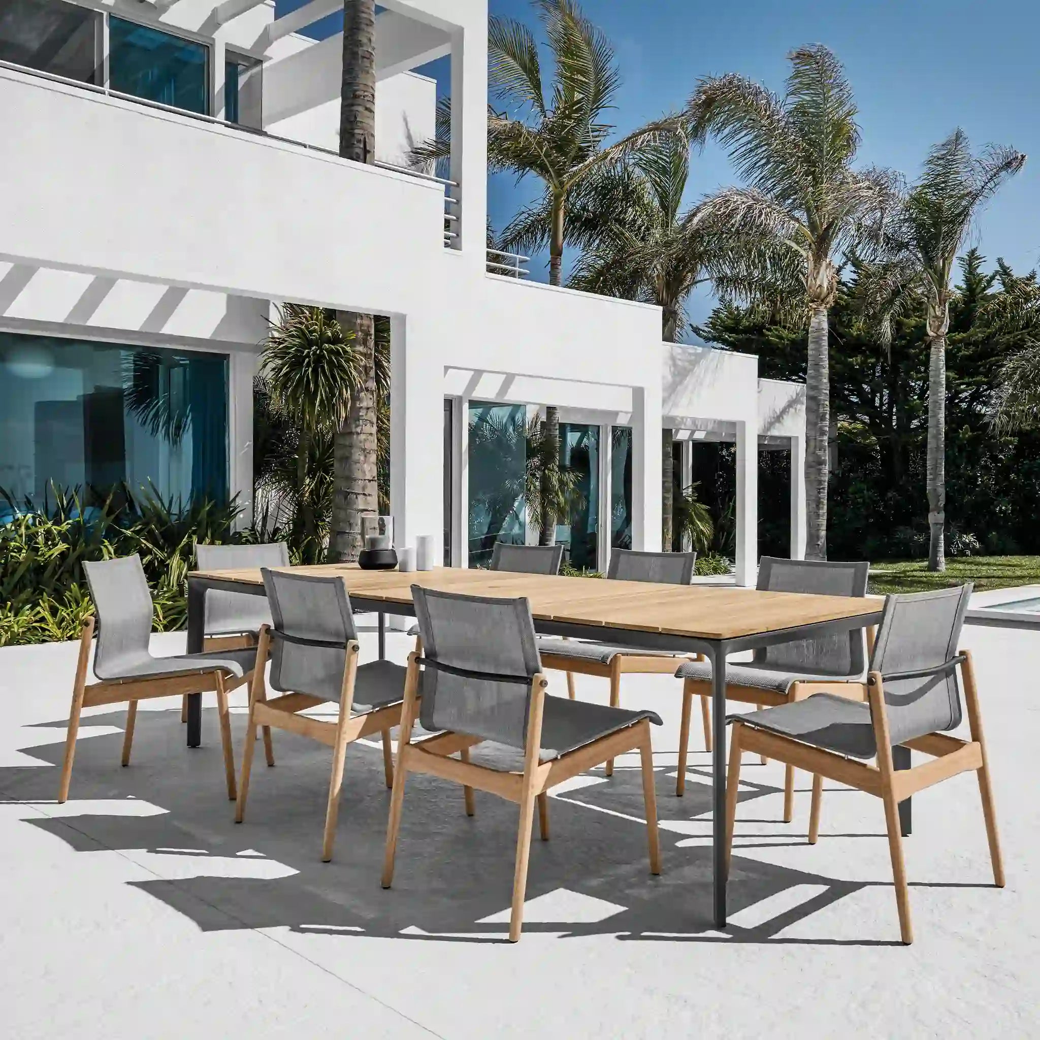 Carver Dining Table - Teak