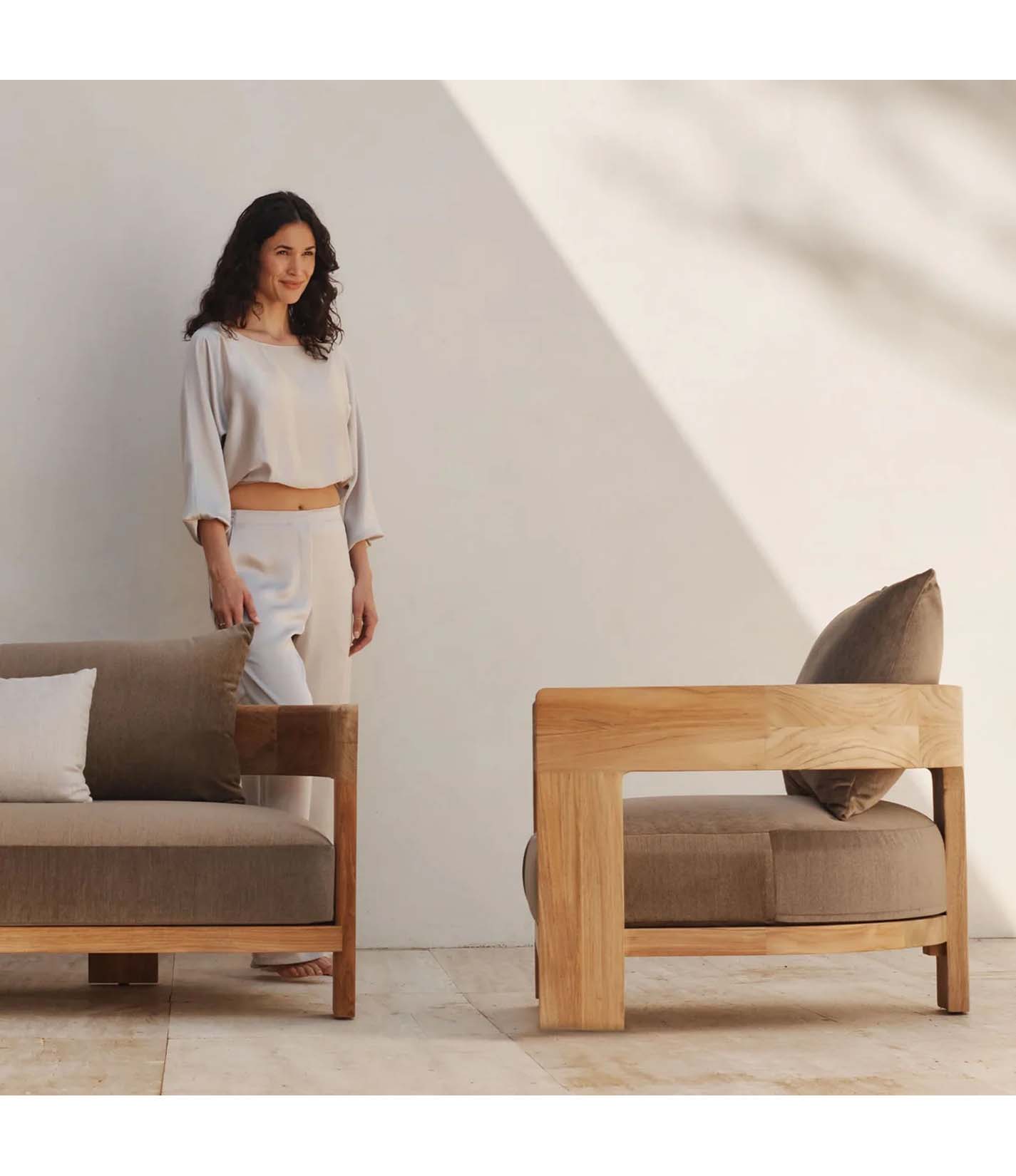 Victoria Teak Lounge Chair