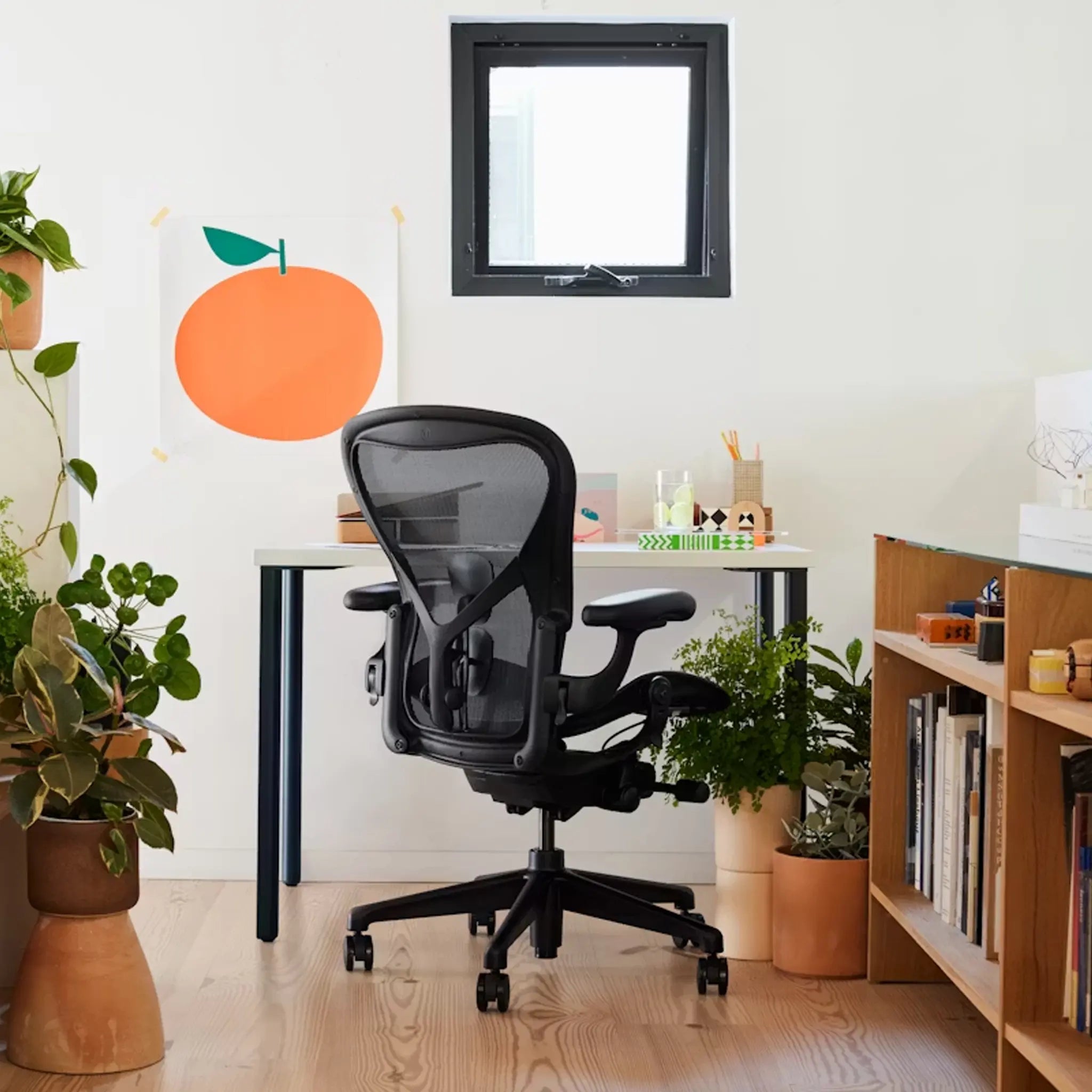 Aeron® Remastered Chair - Graphite or Onyx