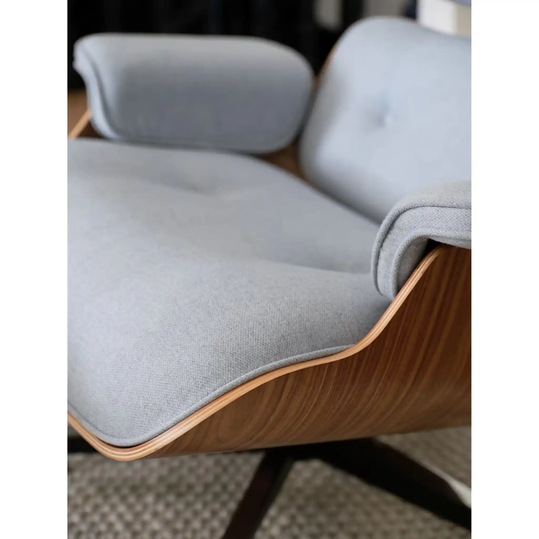 Eames® Lounge 马海毛椅和脚凳 - 经典尺寸