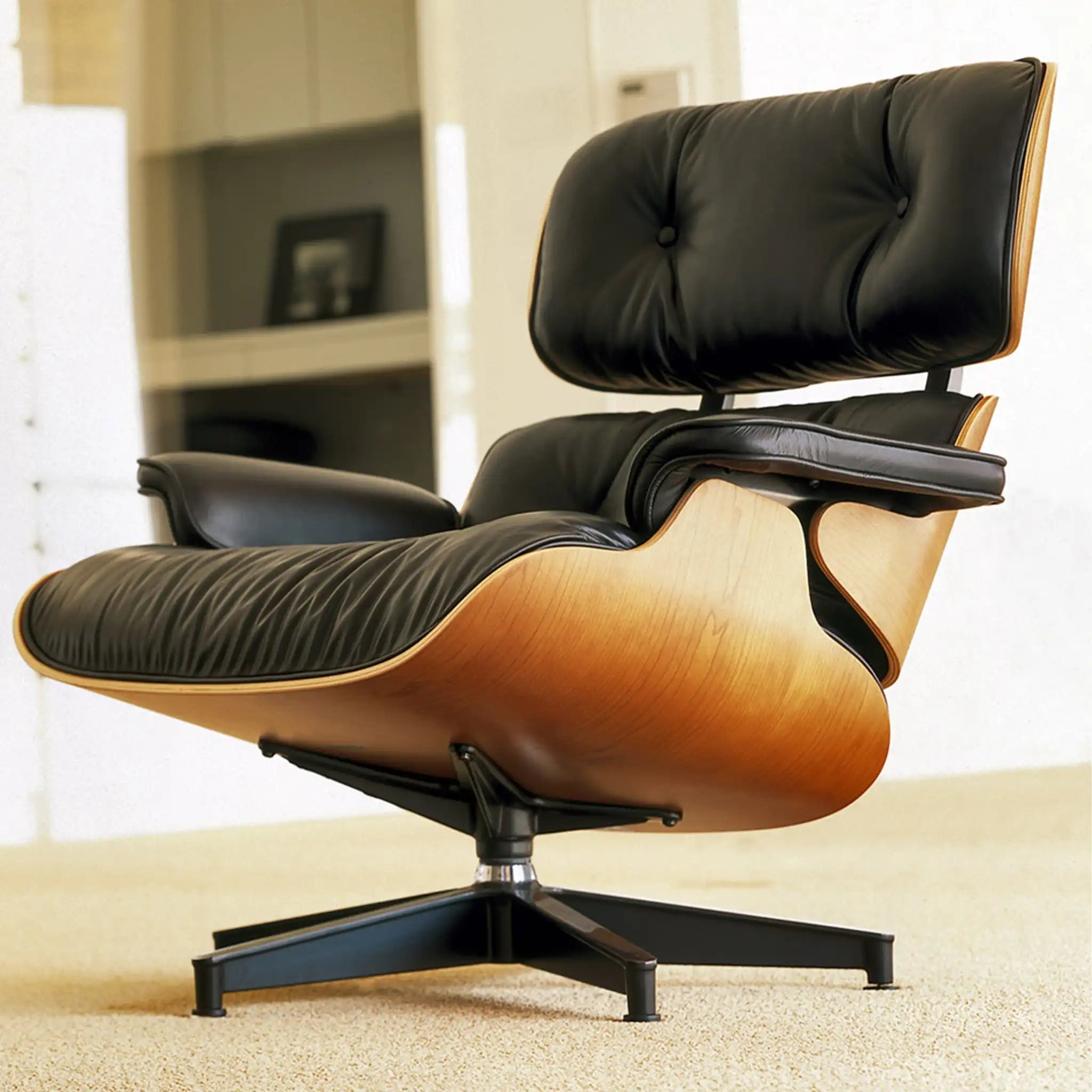 Eames® 休闲皮椅 - 经典尺寸
