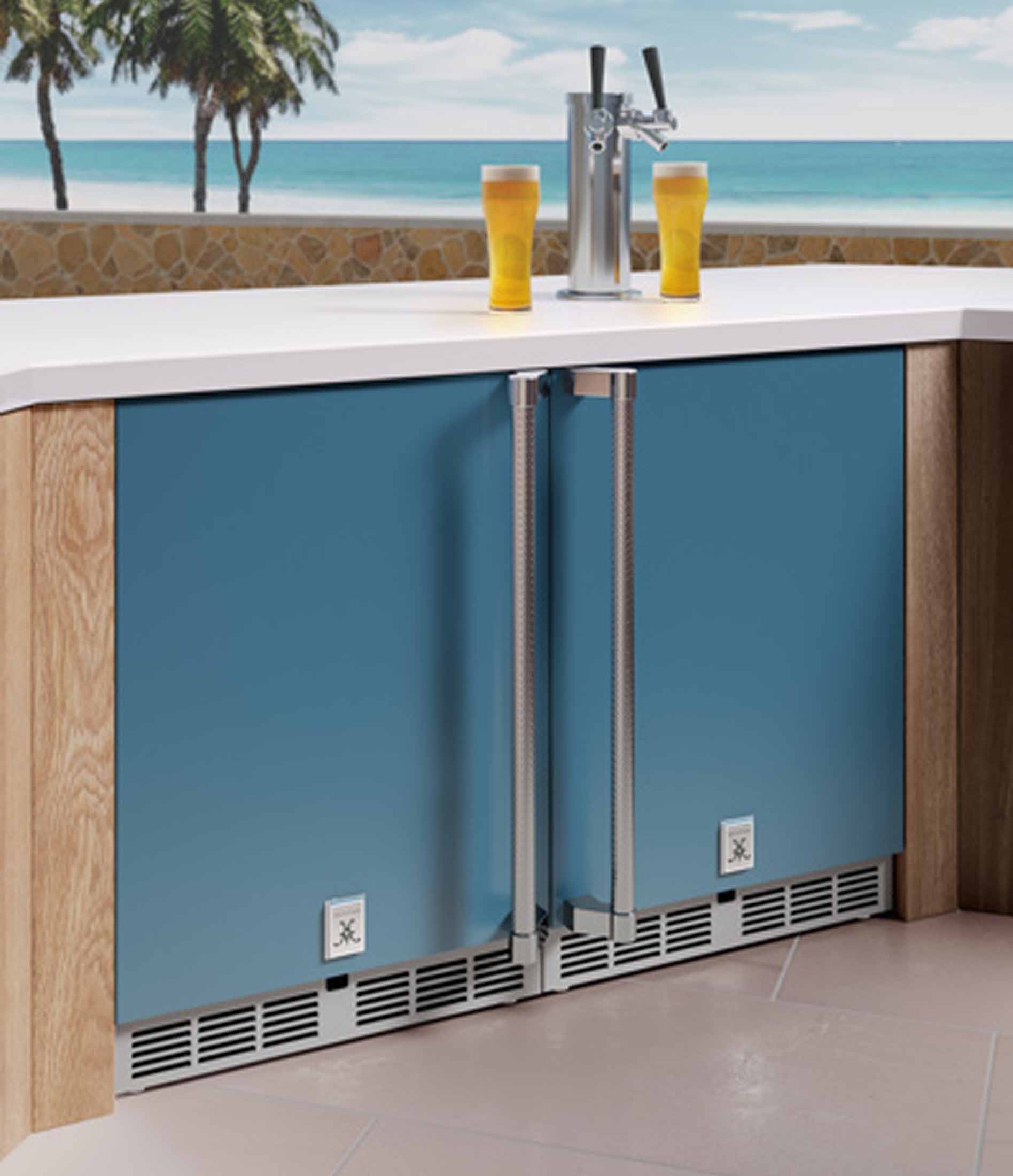 24" Undercounter Refrigerator - Solid Door
