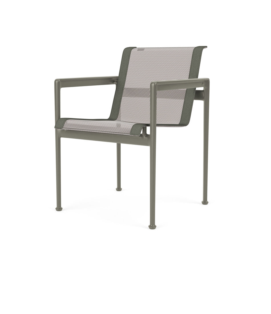 1966 系列餐椅 - 带扶手