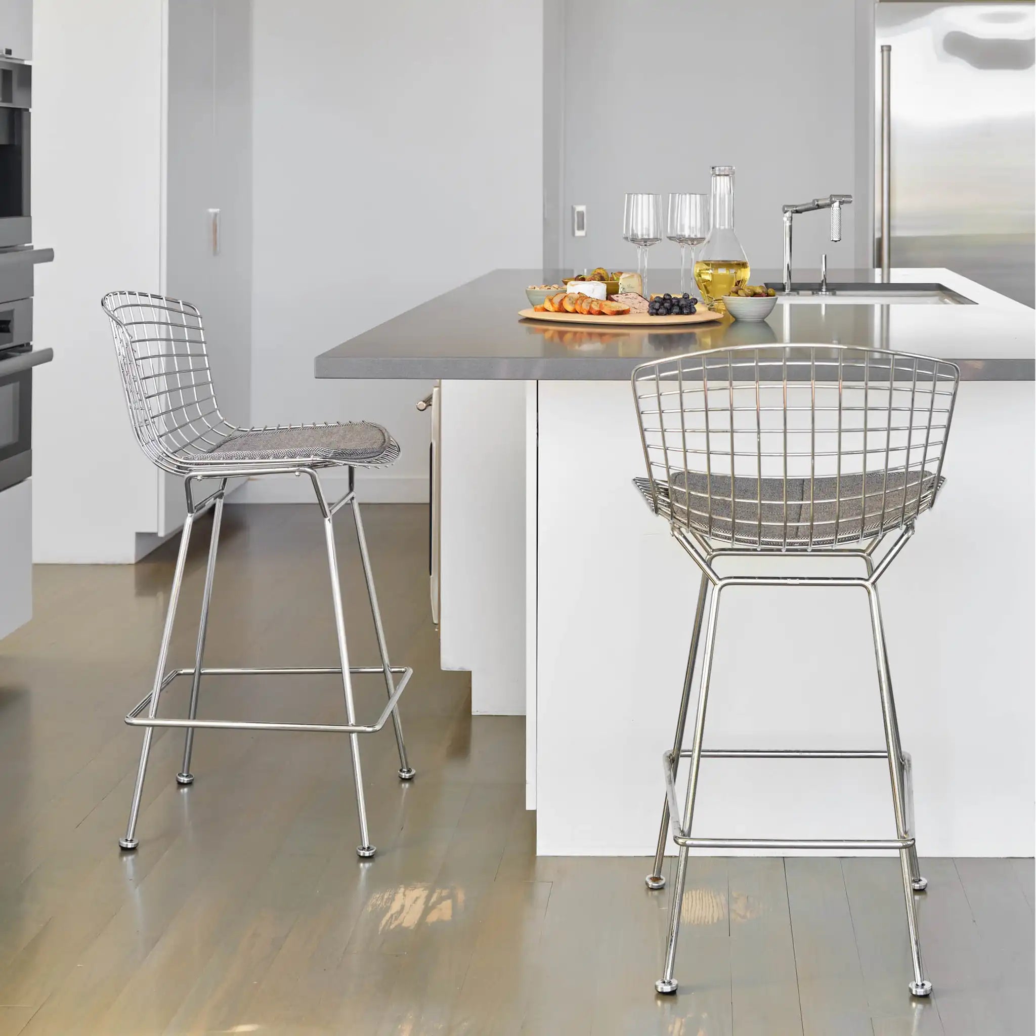 Bertoia Counter Stool