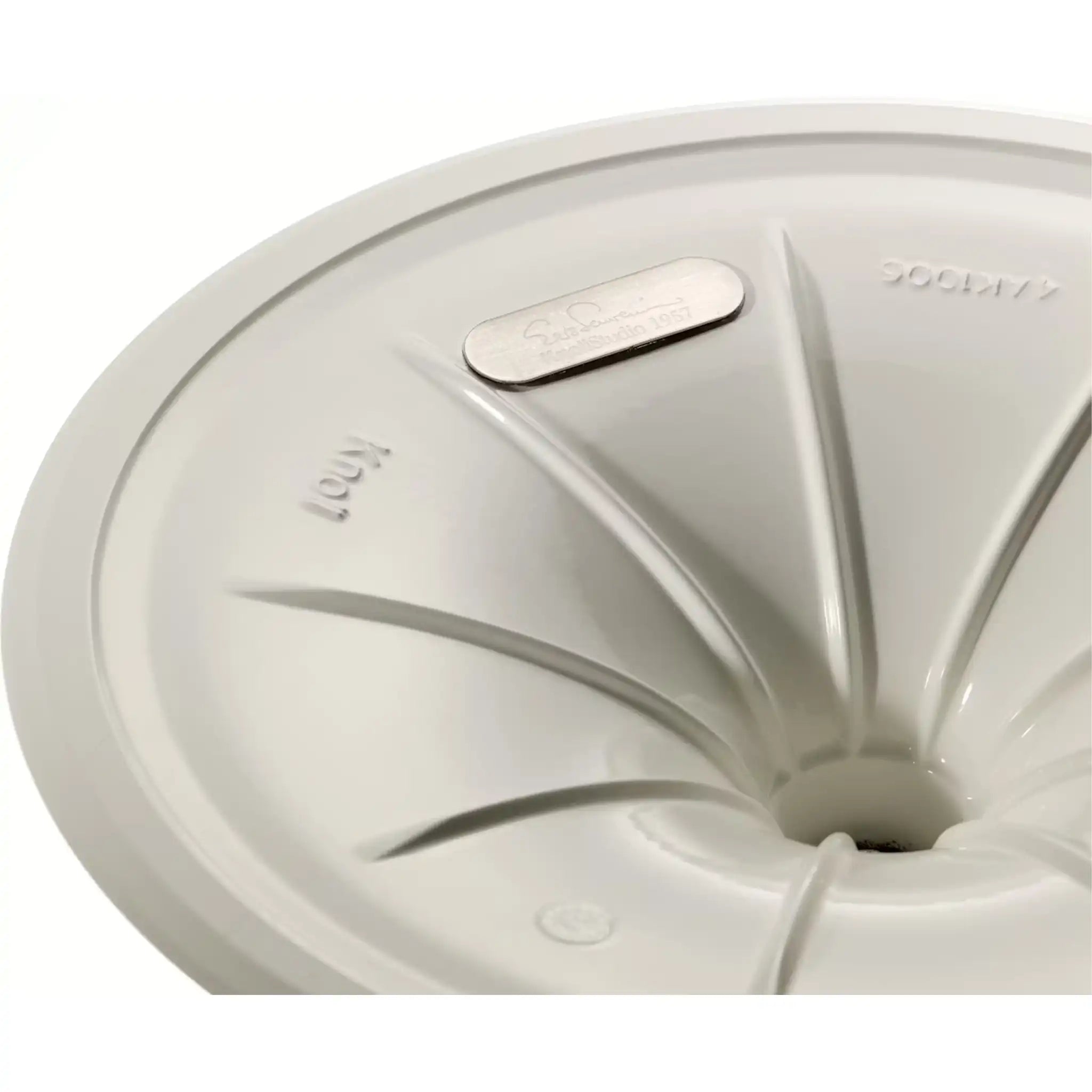 Saarinen圆形休闲桌 - 层压顶