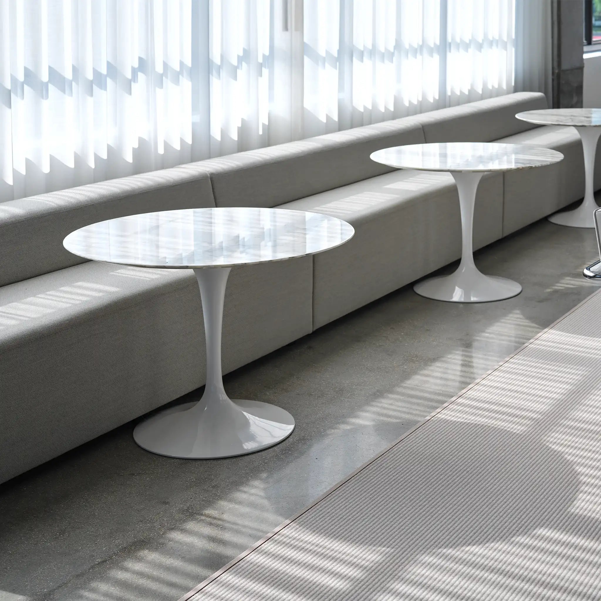 Saarinen Round Lounge Table - Laminate Top