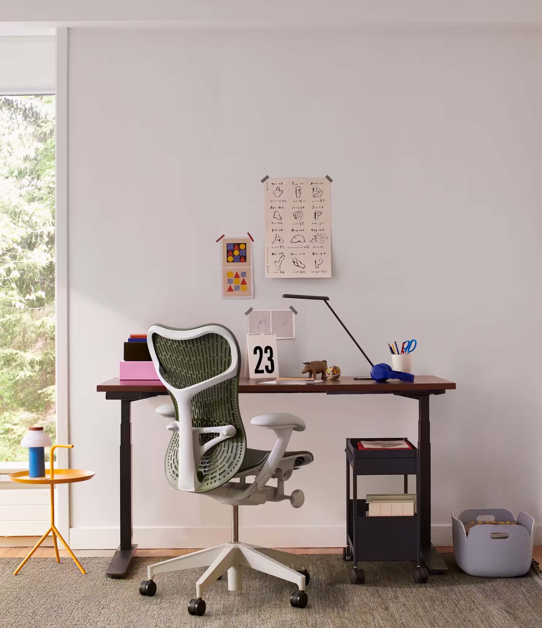 Mirra 2™ 椅子 - 满载工作室白框