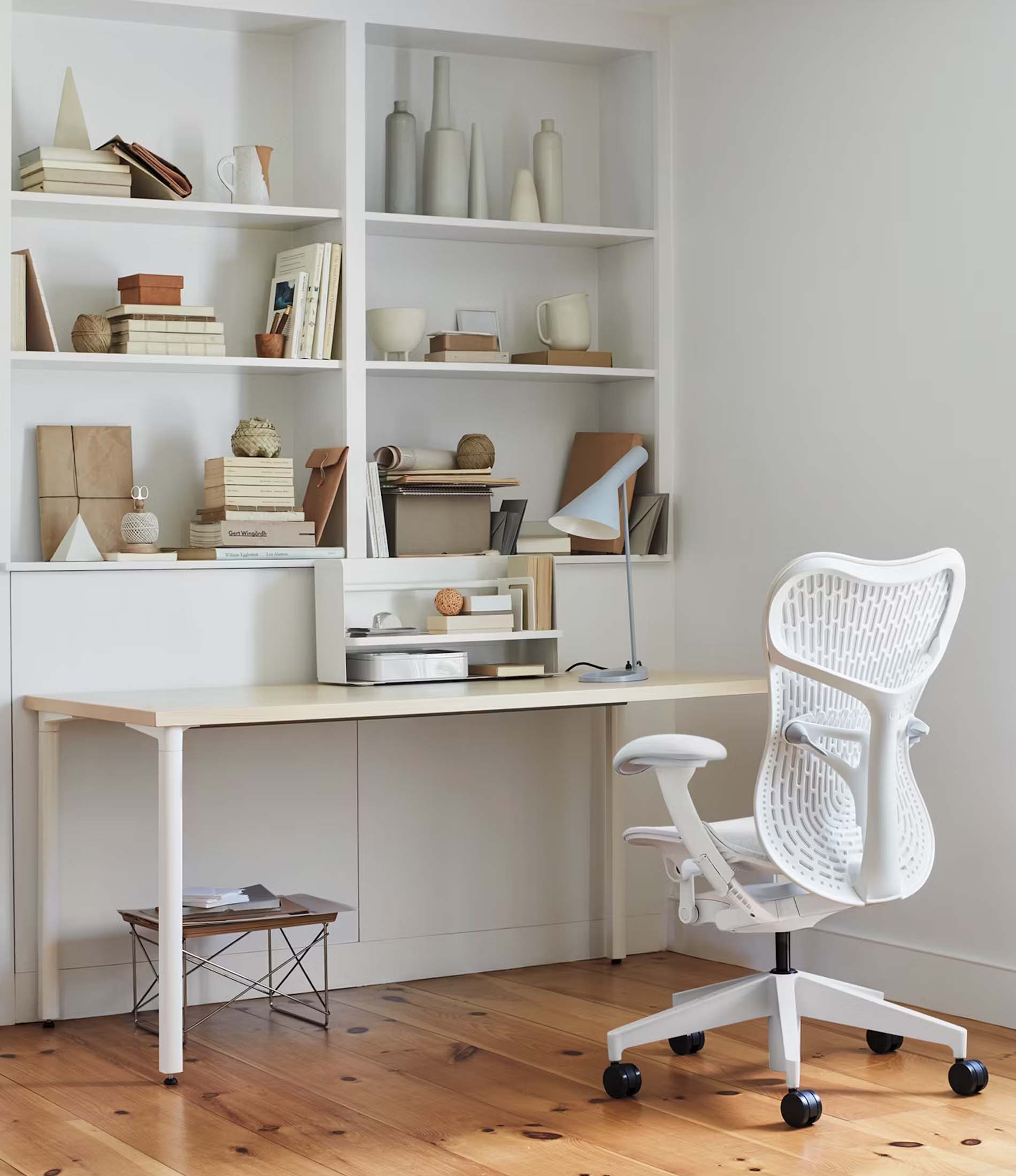 Mirra 2™ 椅子 - 满载工作室白框