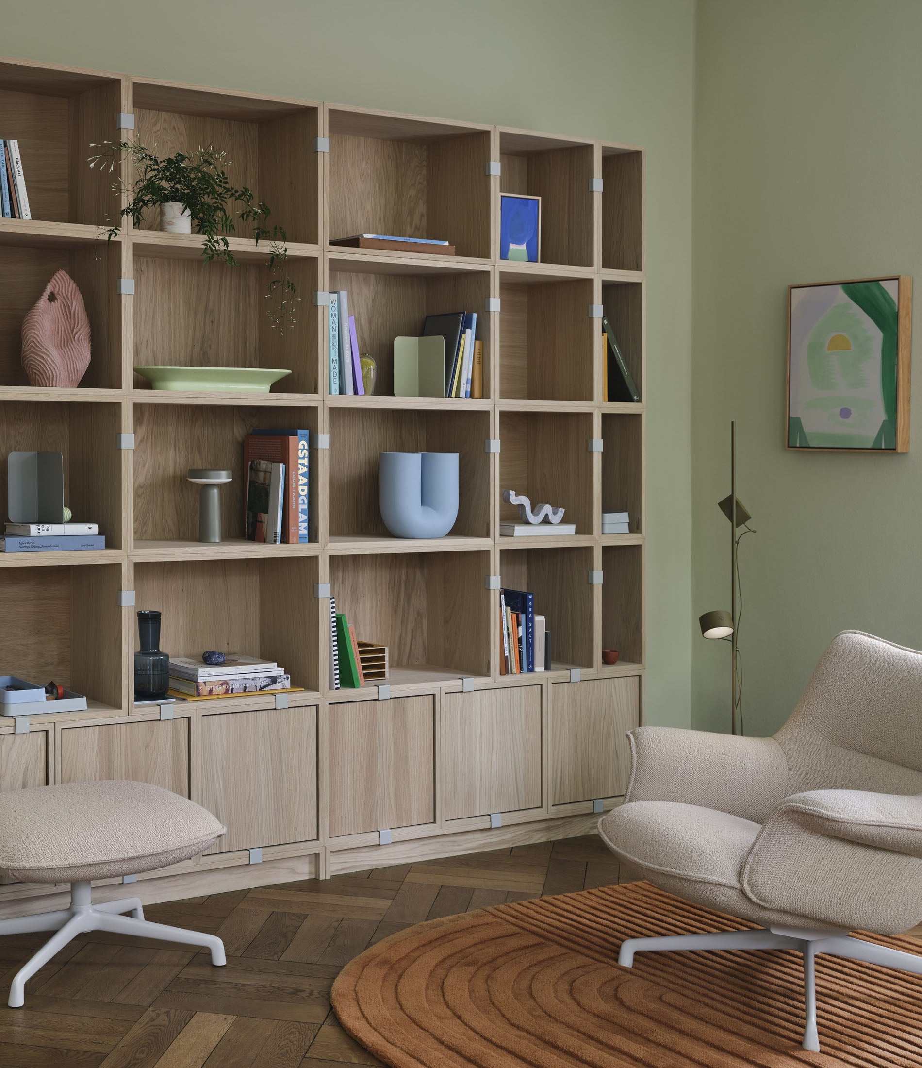 Doze Lounge Chair Low Back - Tube Base