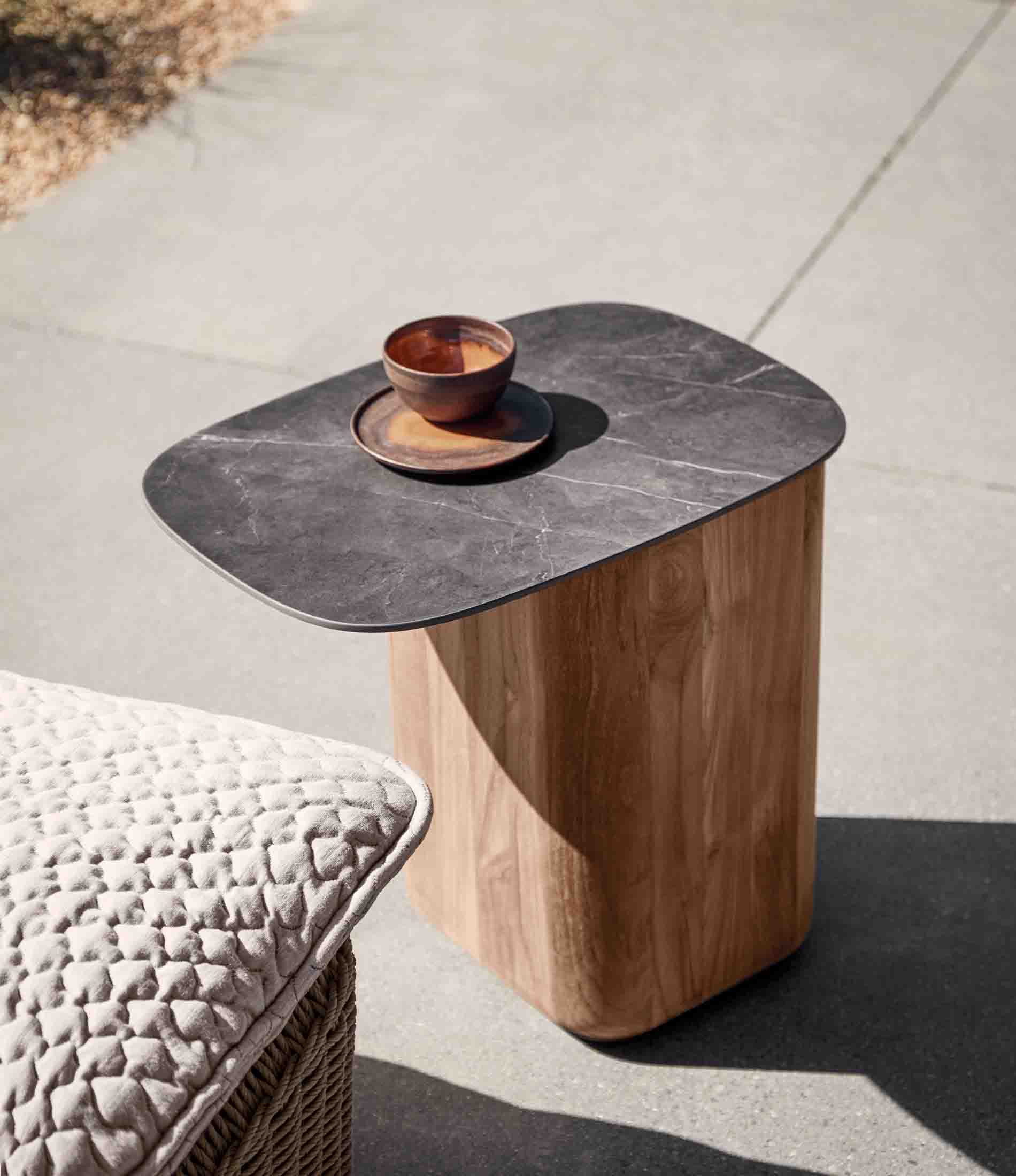 Omada Side Table