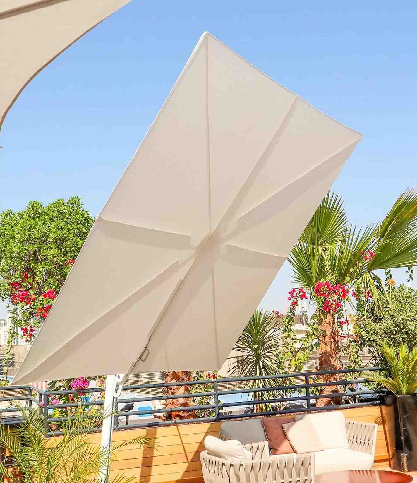 Versa UX cantilever umbrella©