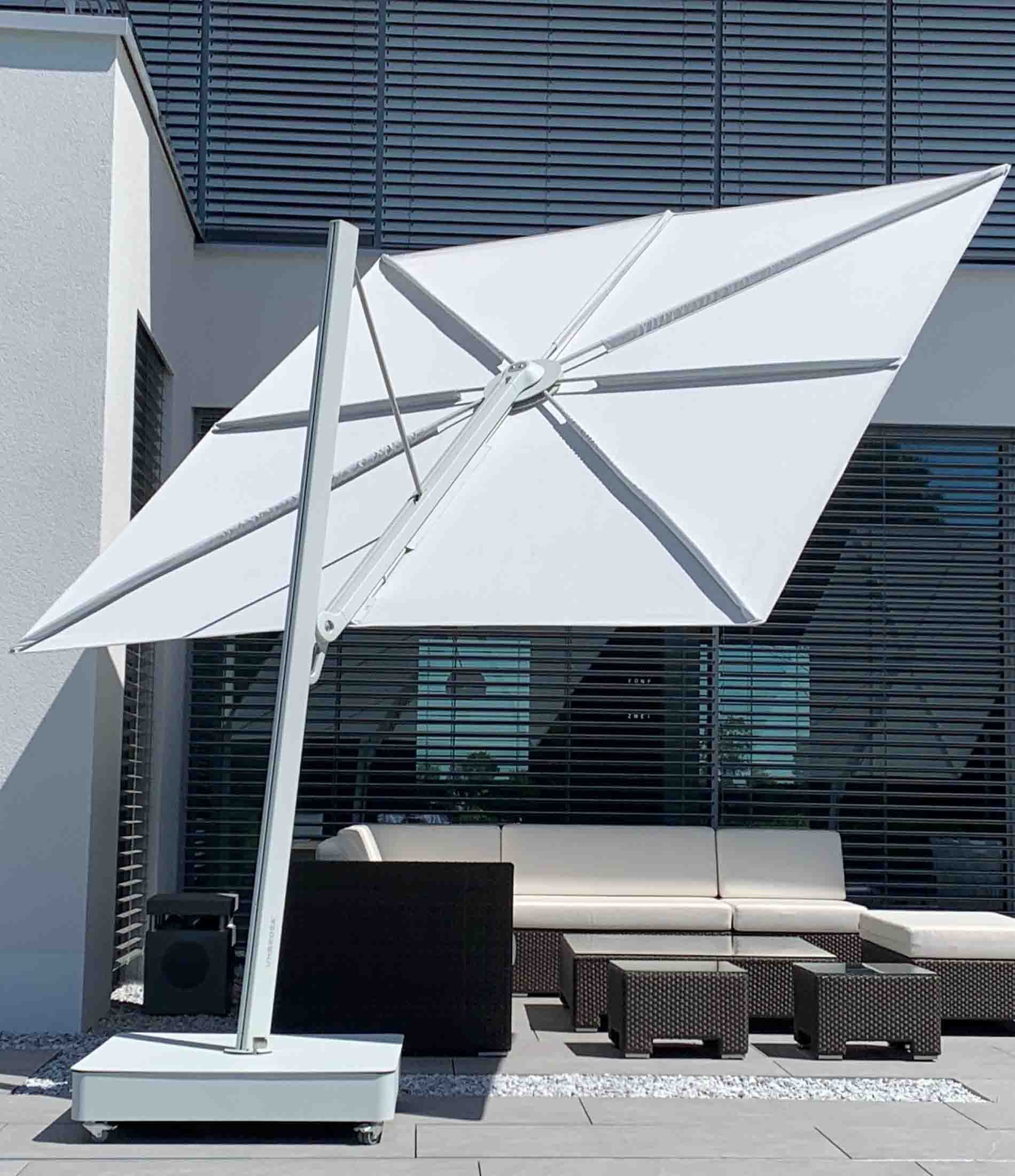 Versa UX cantilever umbrella©