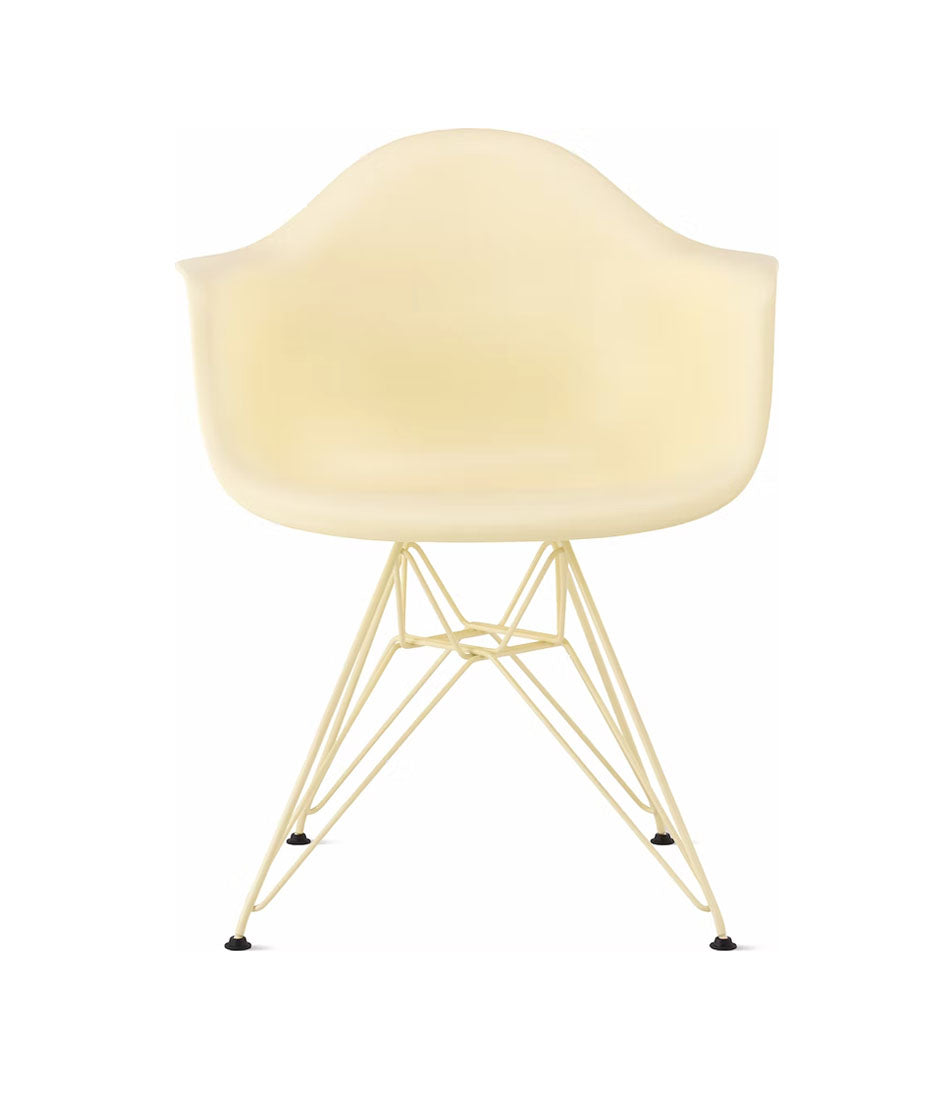 Eames® 模压塑料扶手椅,Herman Miller x HAY