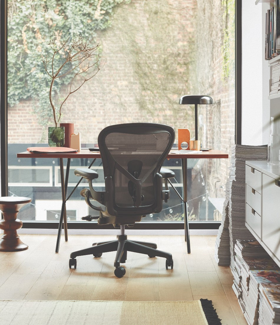 Aeron® Remastered 椅 - 石墨灰或缟玛瑙