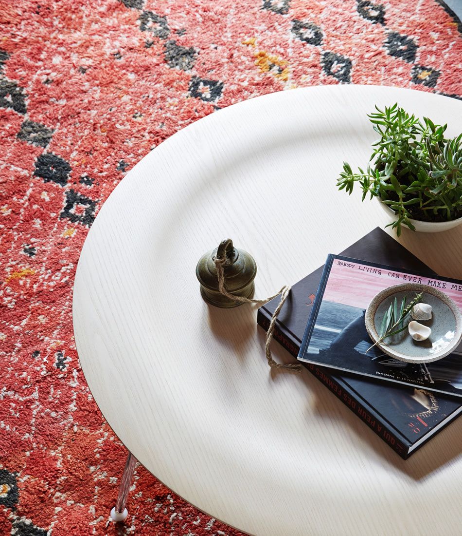 Eames® 模压胶合板咖啡桌 - 金属底座