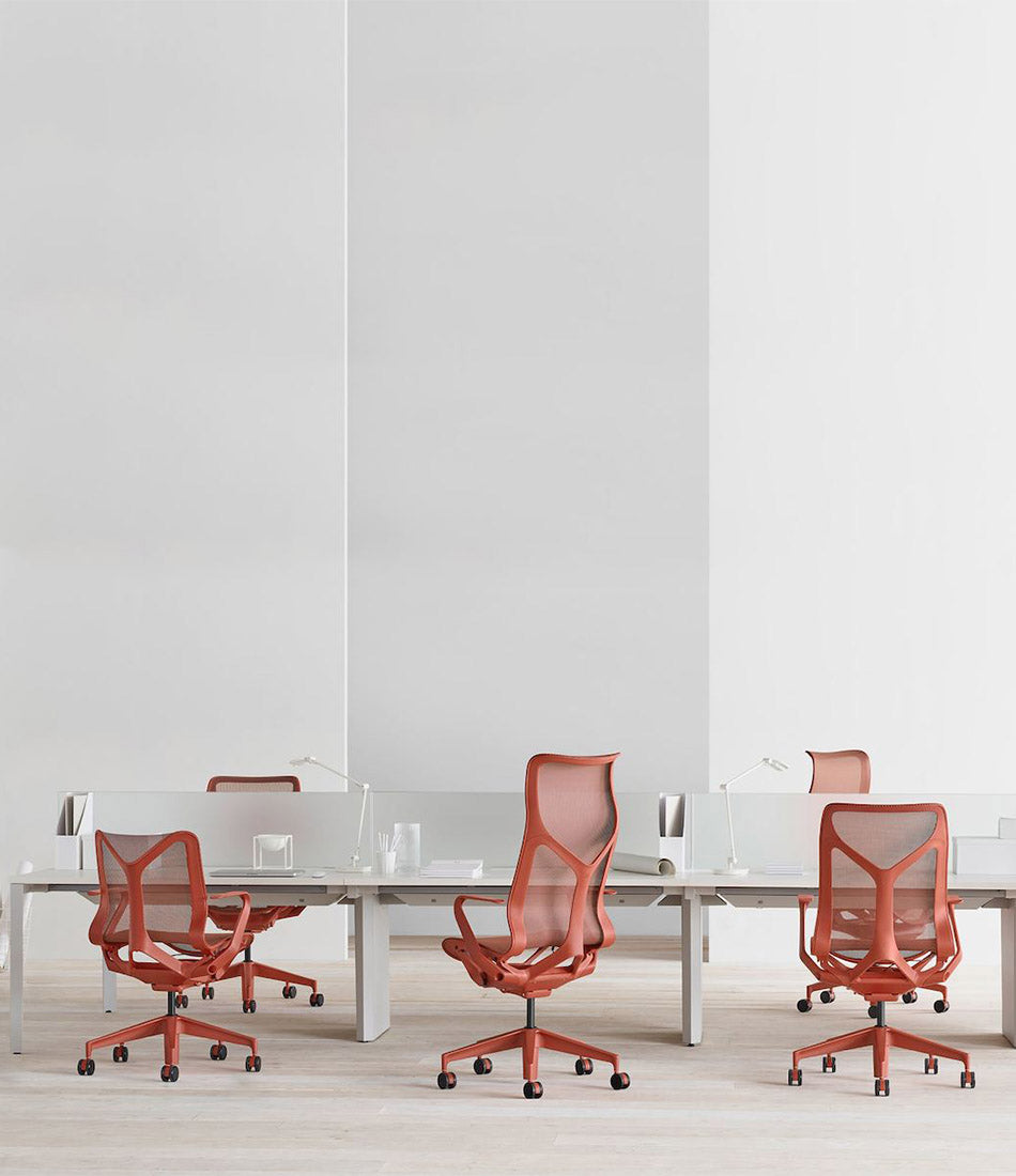 Cosm® 低背椅 彩色涂层