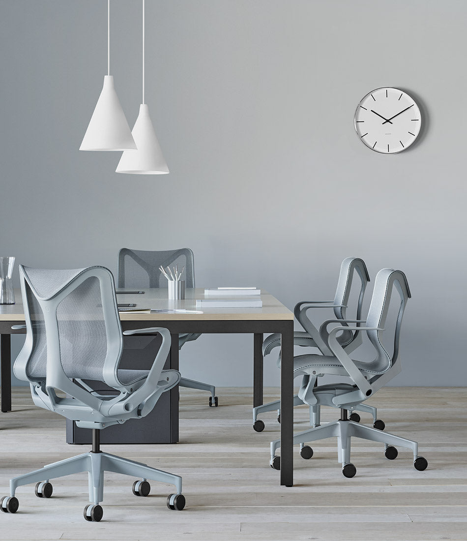 Cosm® 低背椅 彩色涂层