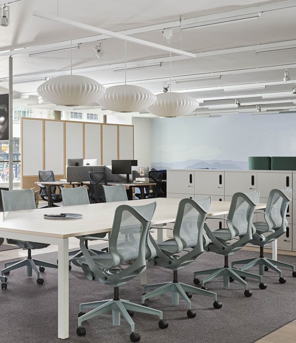 Cosm® 中背椅 彩色涂层