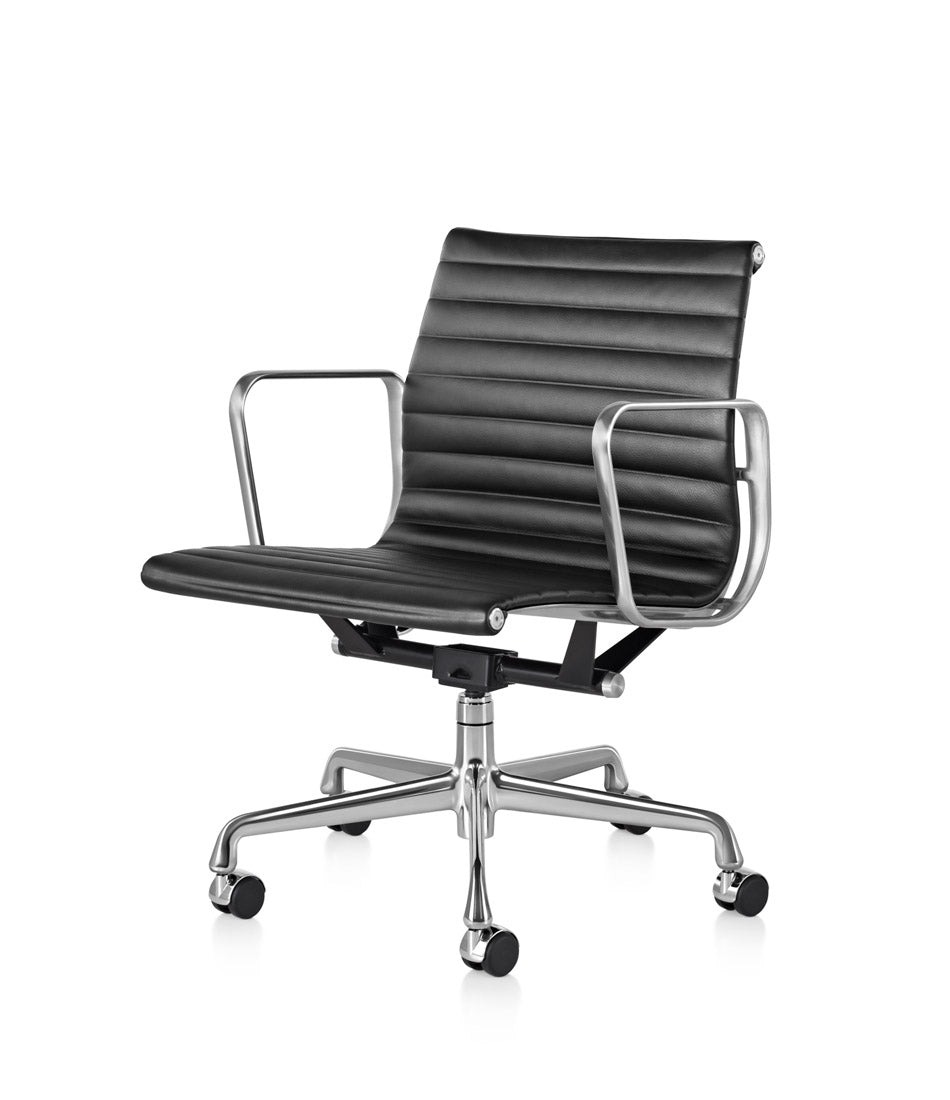 Eames® Aluminum Group Management Chair