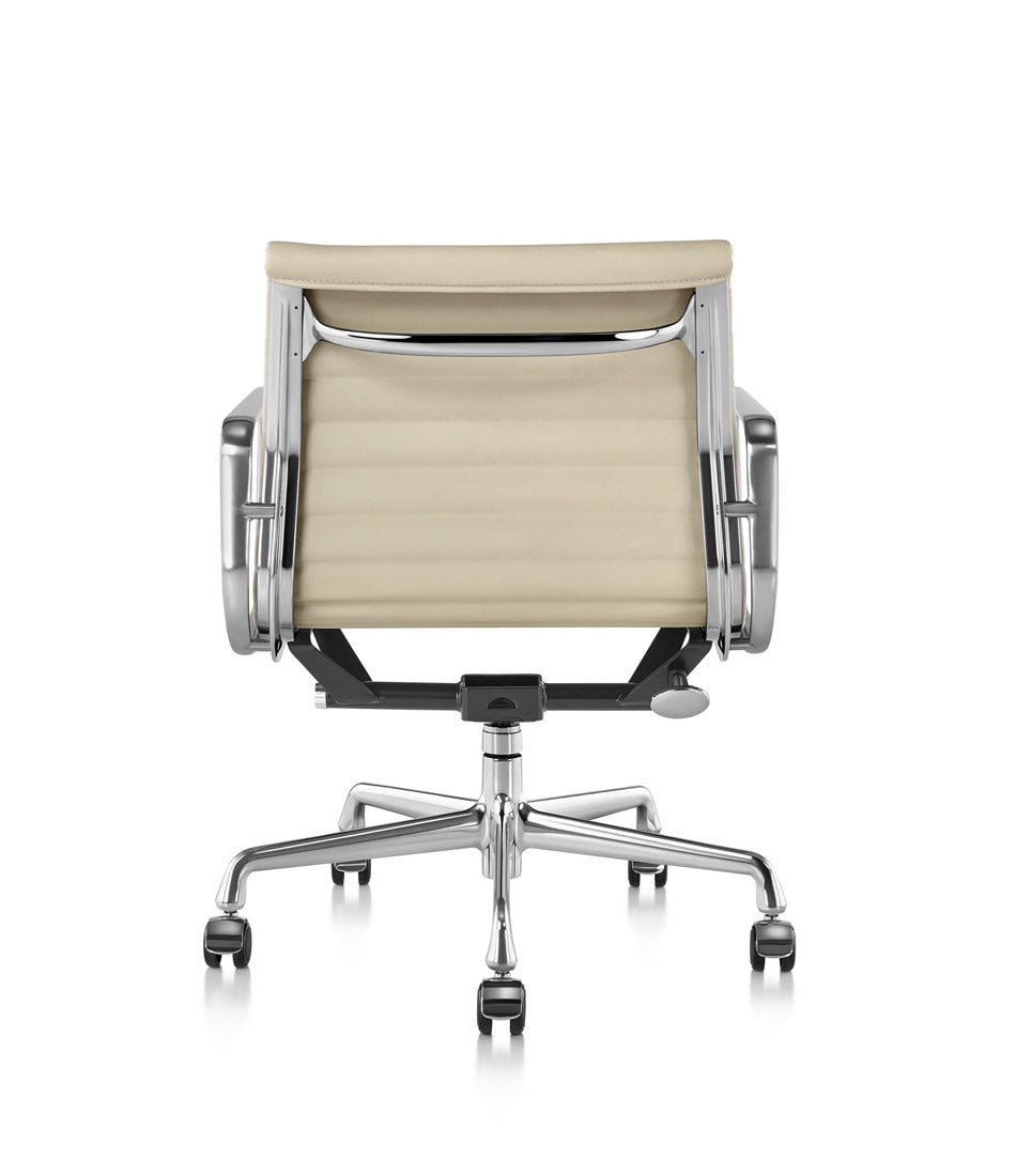 Eames® Aluminum Group Management Chair