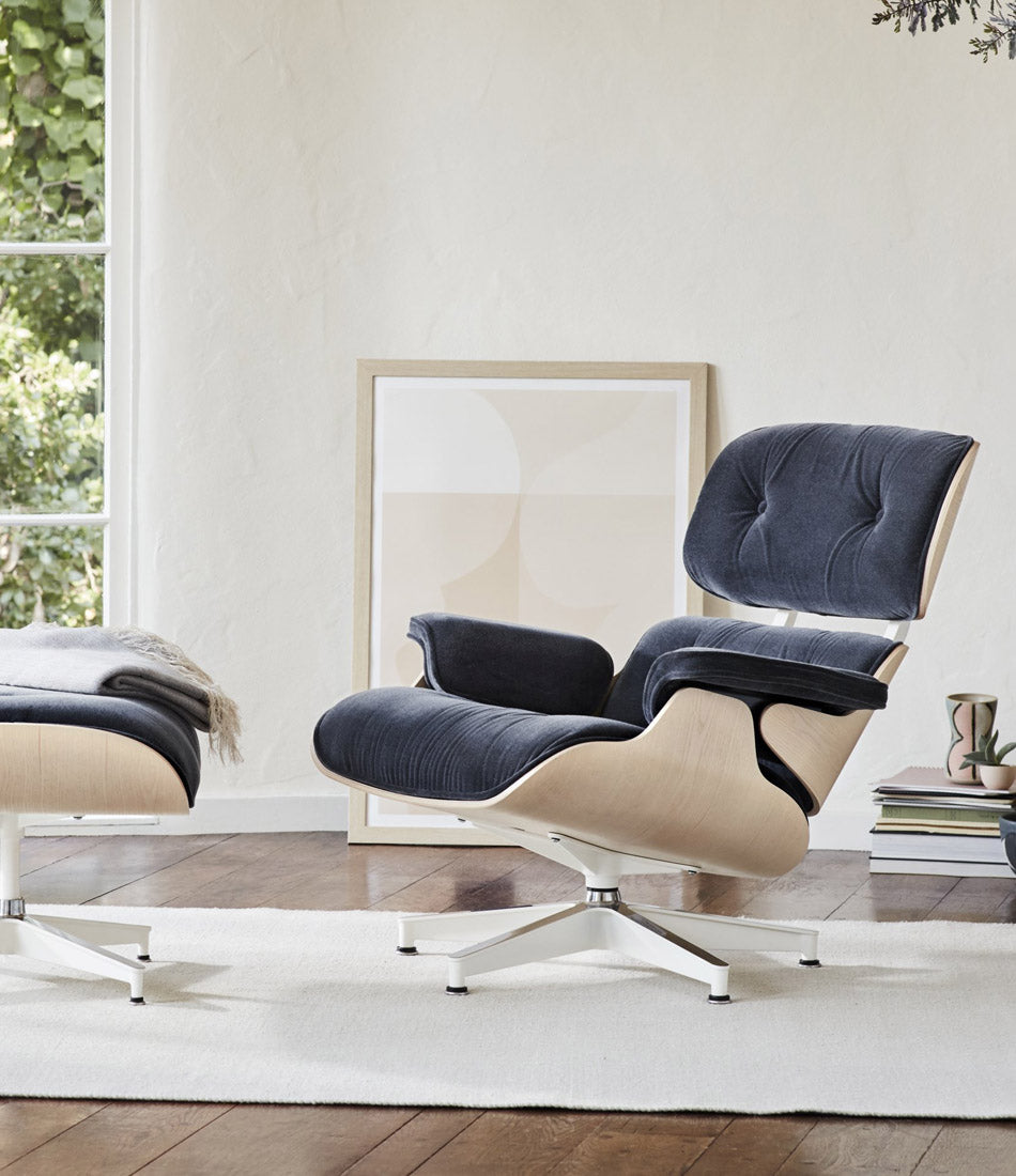 Eames® 休闲椅和奥斯曼白灰