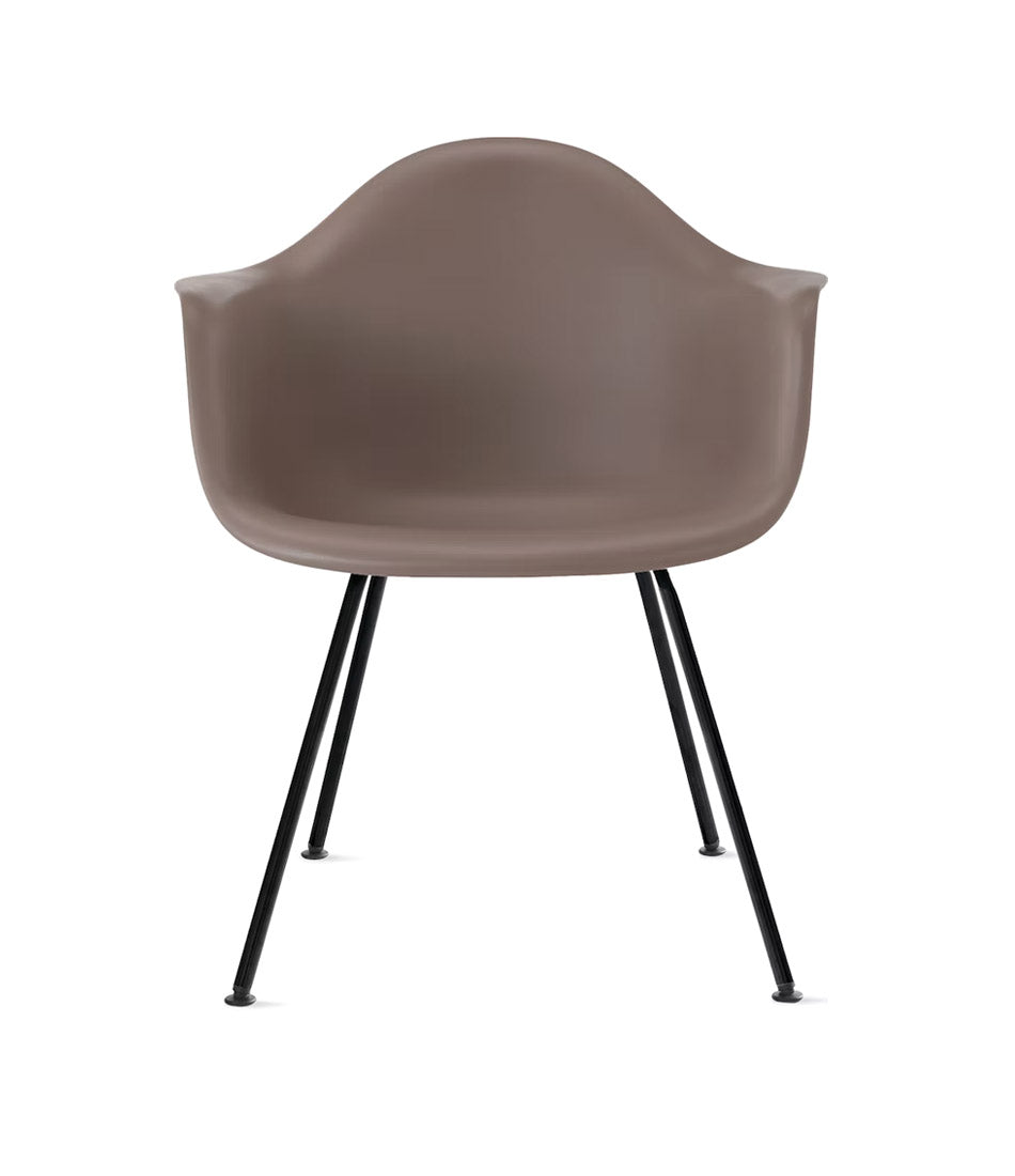 Eames® 模压塑料扶手椅,4 腿底座