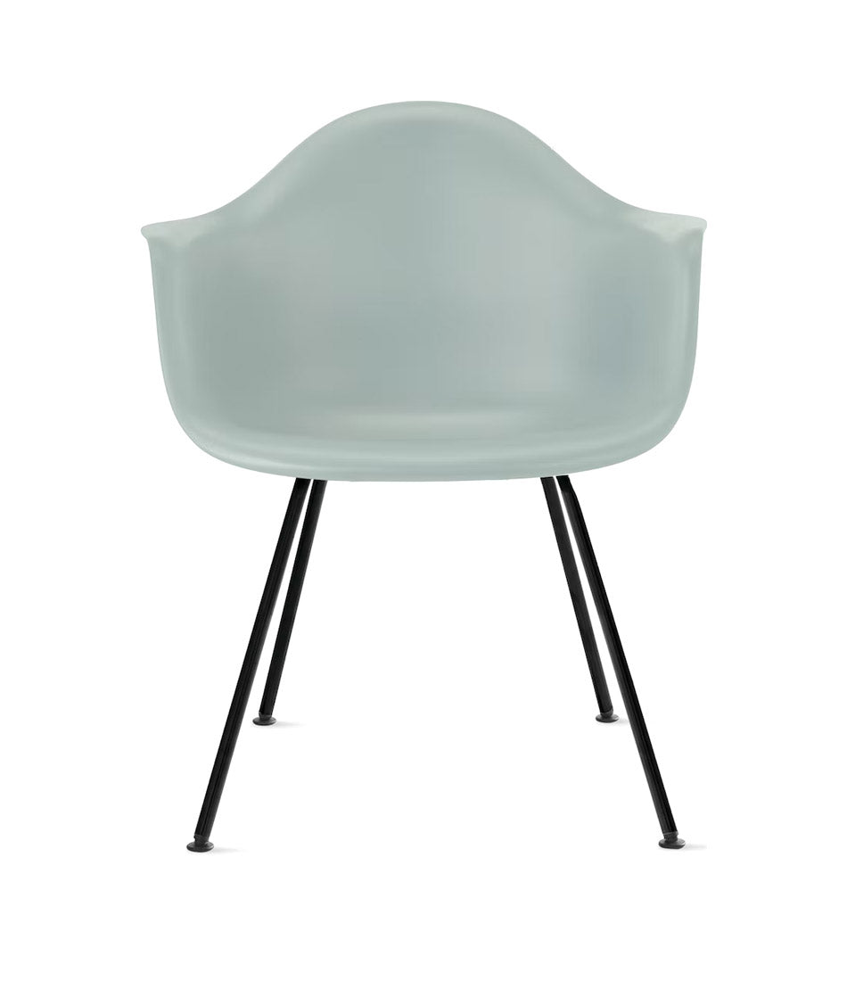Eames® 模压塑料扶手椅,4 腿底座